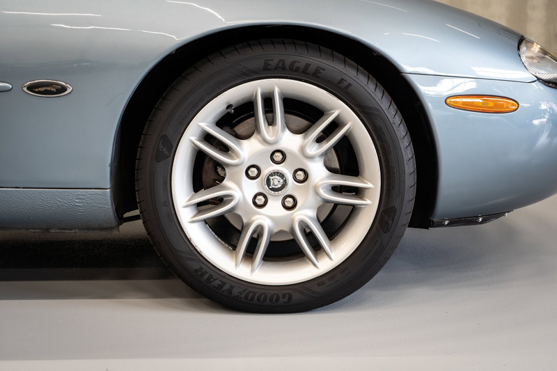 Jaguar XK8 4.0 V8 Convertible — photo 6