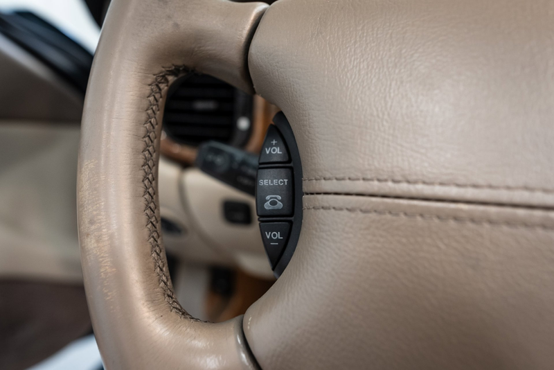 Jaguar XK8 4.0 V8 Convertible — photo 14