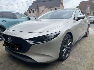 Hatchback 2.0 e-Skyactiv Hakoné