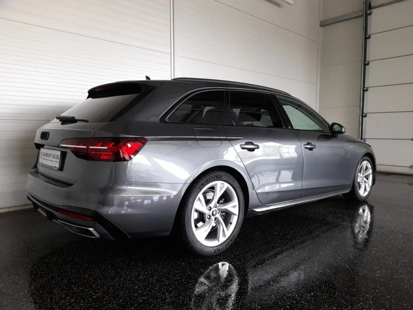 Audi A4 Avant 30 TDI S-LINE S-tr. *VOLL LED / 18 ZOLL / NAVI / VIRTUELL PLUS / VOLLEDER & SHZG / E-KLAPPE* Grau - 2