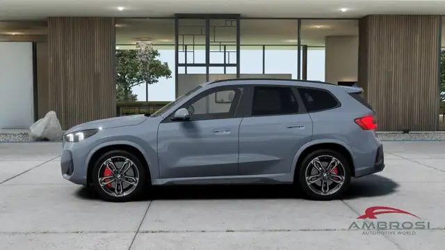 BMW X1 view 3