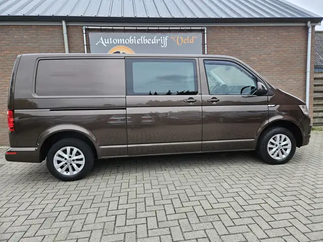 Volkswagen Transporter view 17