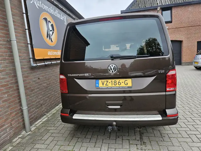Volkswagen Transporter view 14