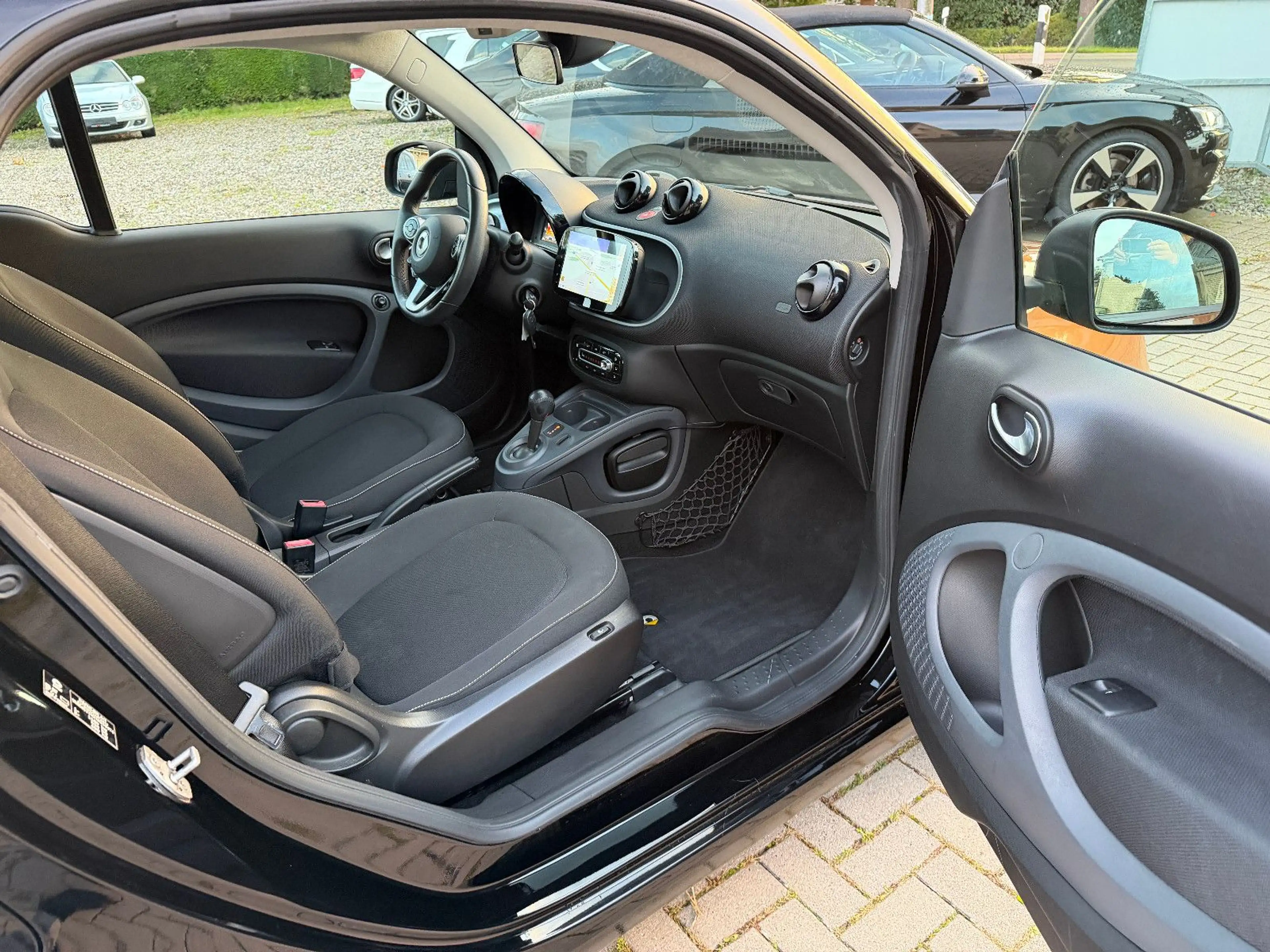 smart forTwo Passion AUTOMATIK-LED-PANO-NAVI-S.HEIZ — photo 13