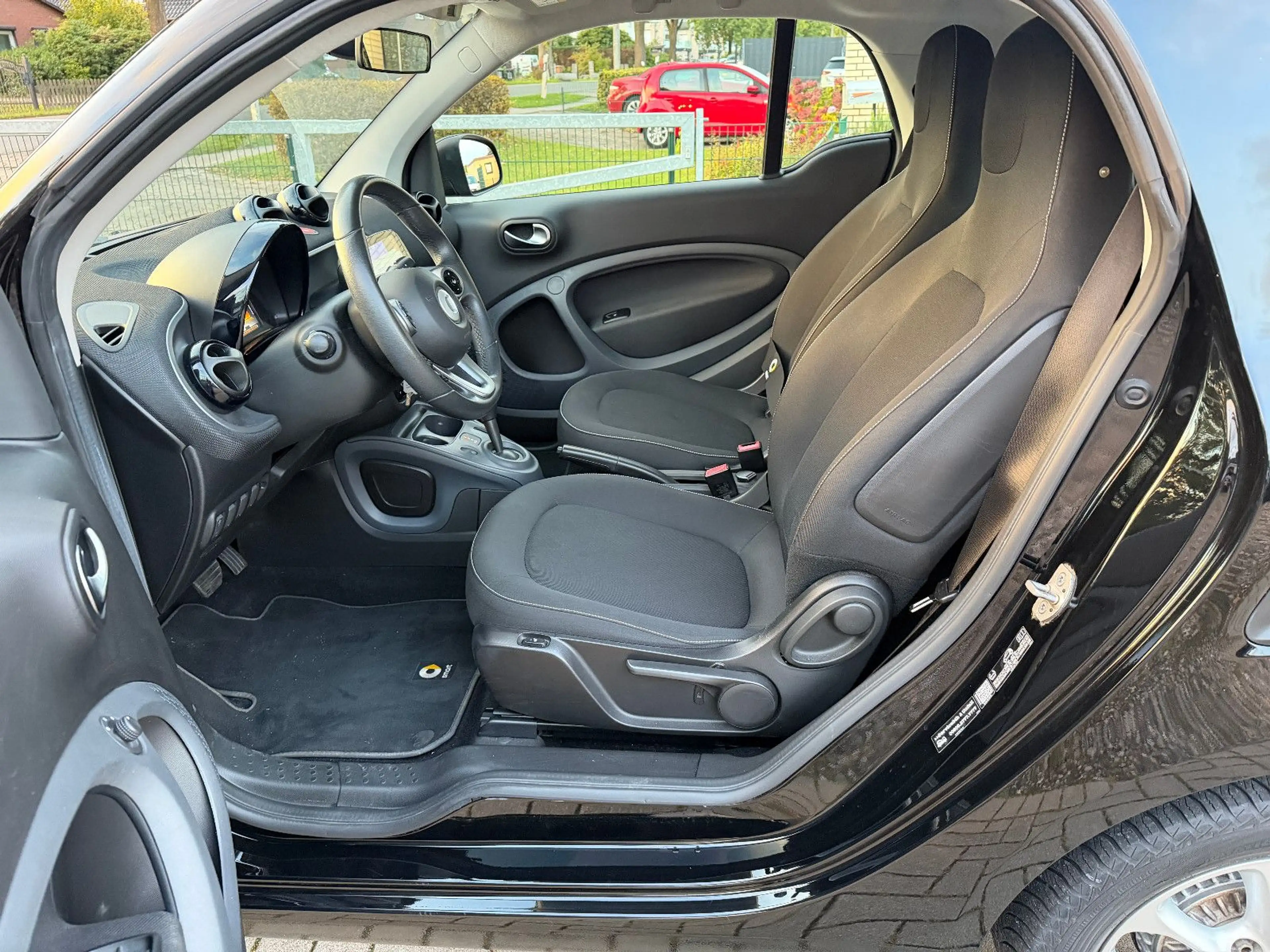 smart forTwo Passion AUTOMATIK-LED-PANO-NAVI-S.HEIZ — photo 11