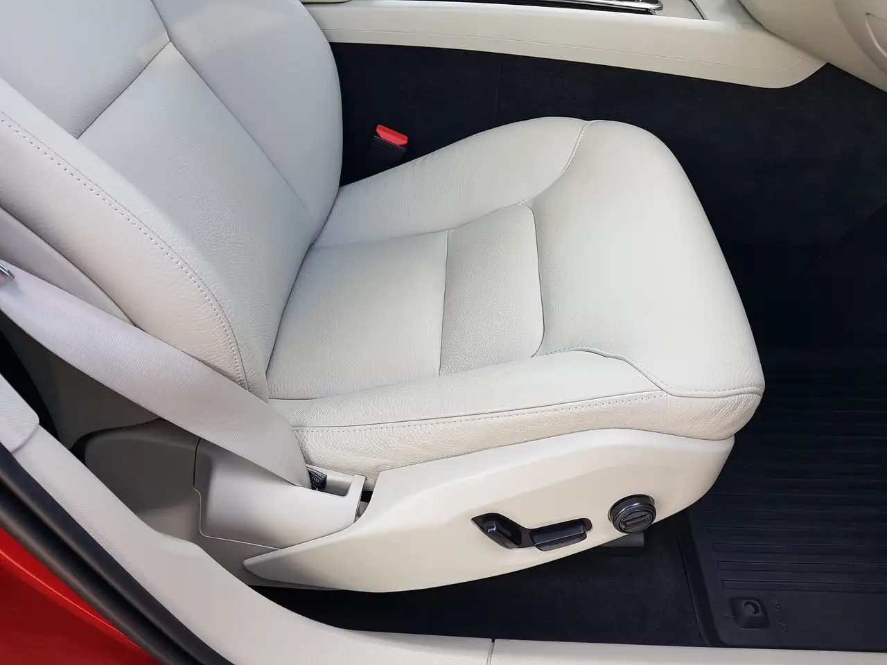 Volvo XC60 снимка Volvo XC60