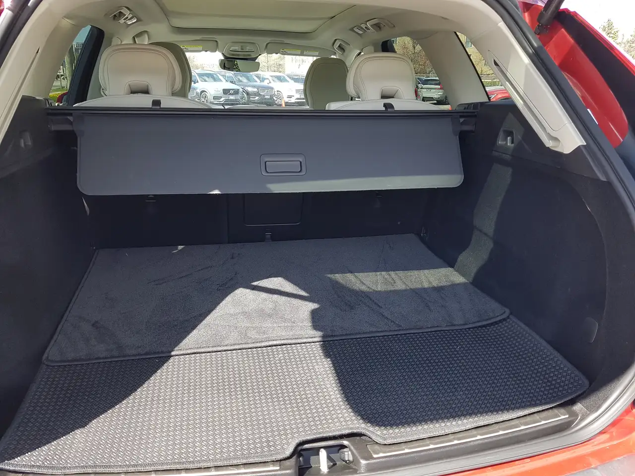 Volvo XC60 снимка Volvo XC60