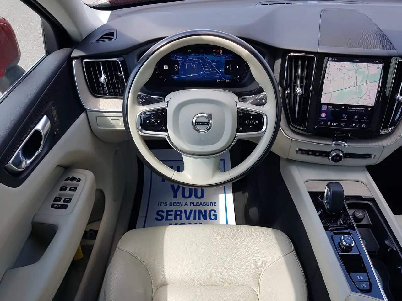 Volvo XC60 снимка Volvo XC60