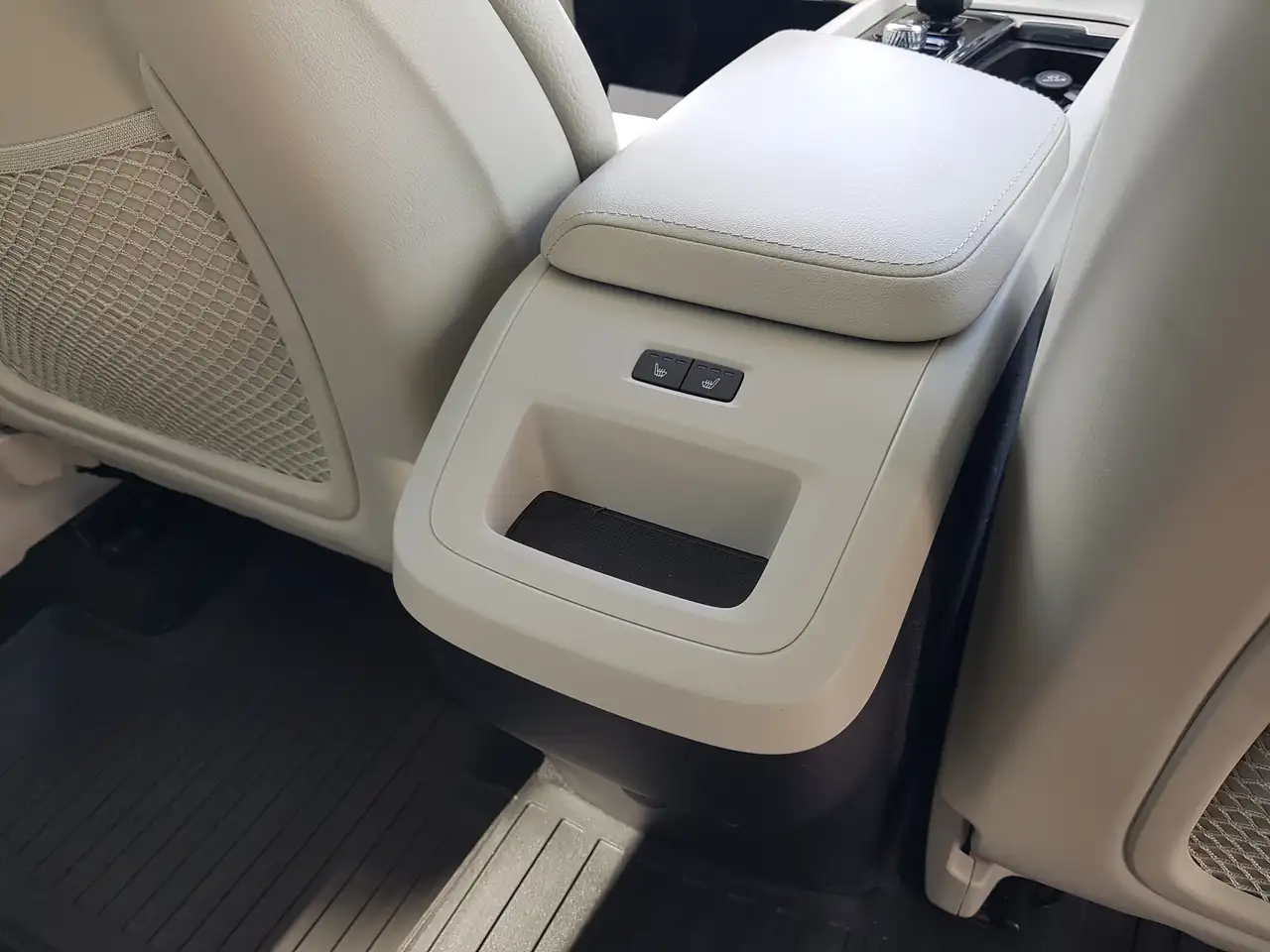 Volvo XC60 снимка Volvo XC60
