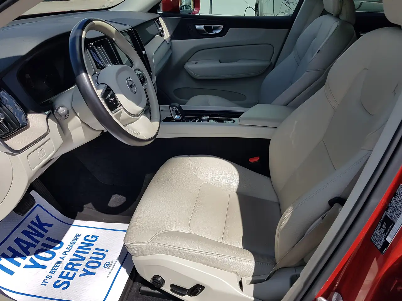 Volvo XC60 снимка Volvo XC60