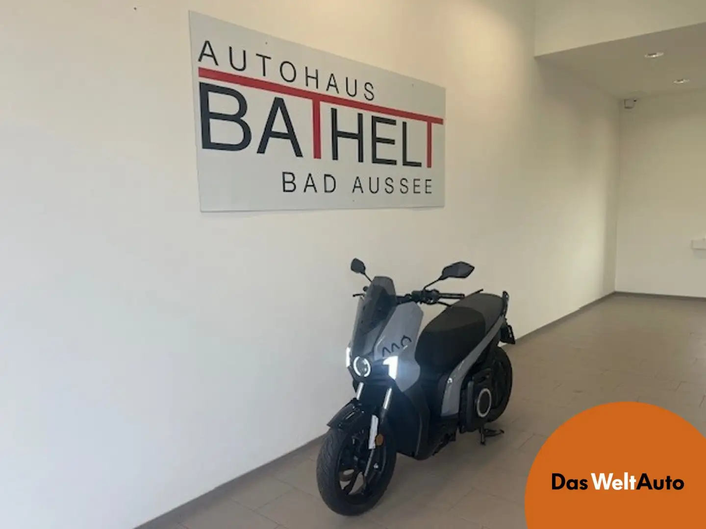 SEAT MO 50 Barcelona Grey Grey - 1