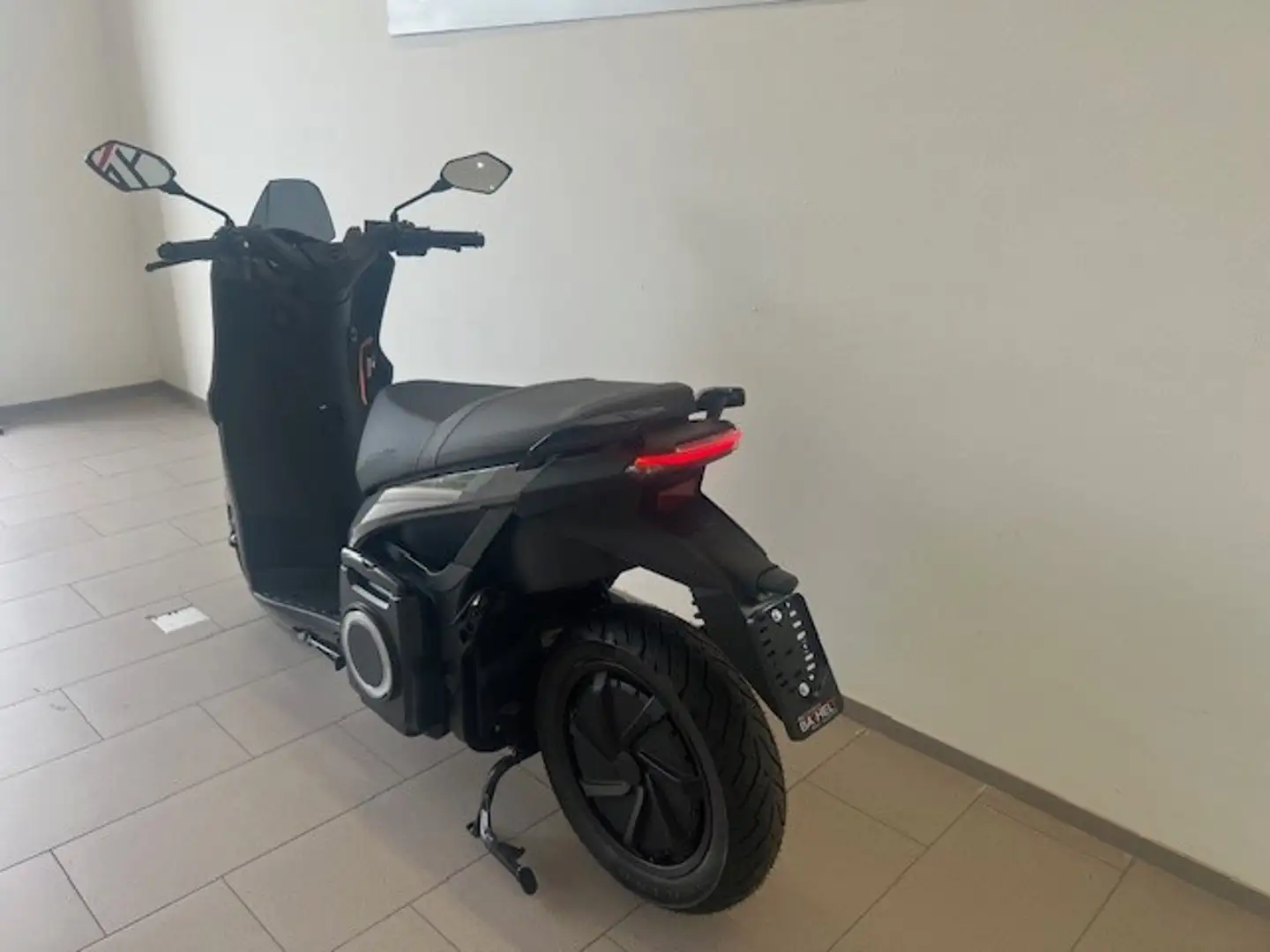 SEAT MO 50 Barcelona Grey Grey - 2