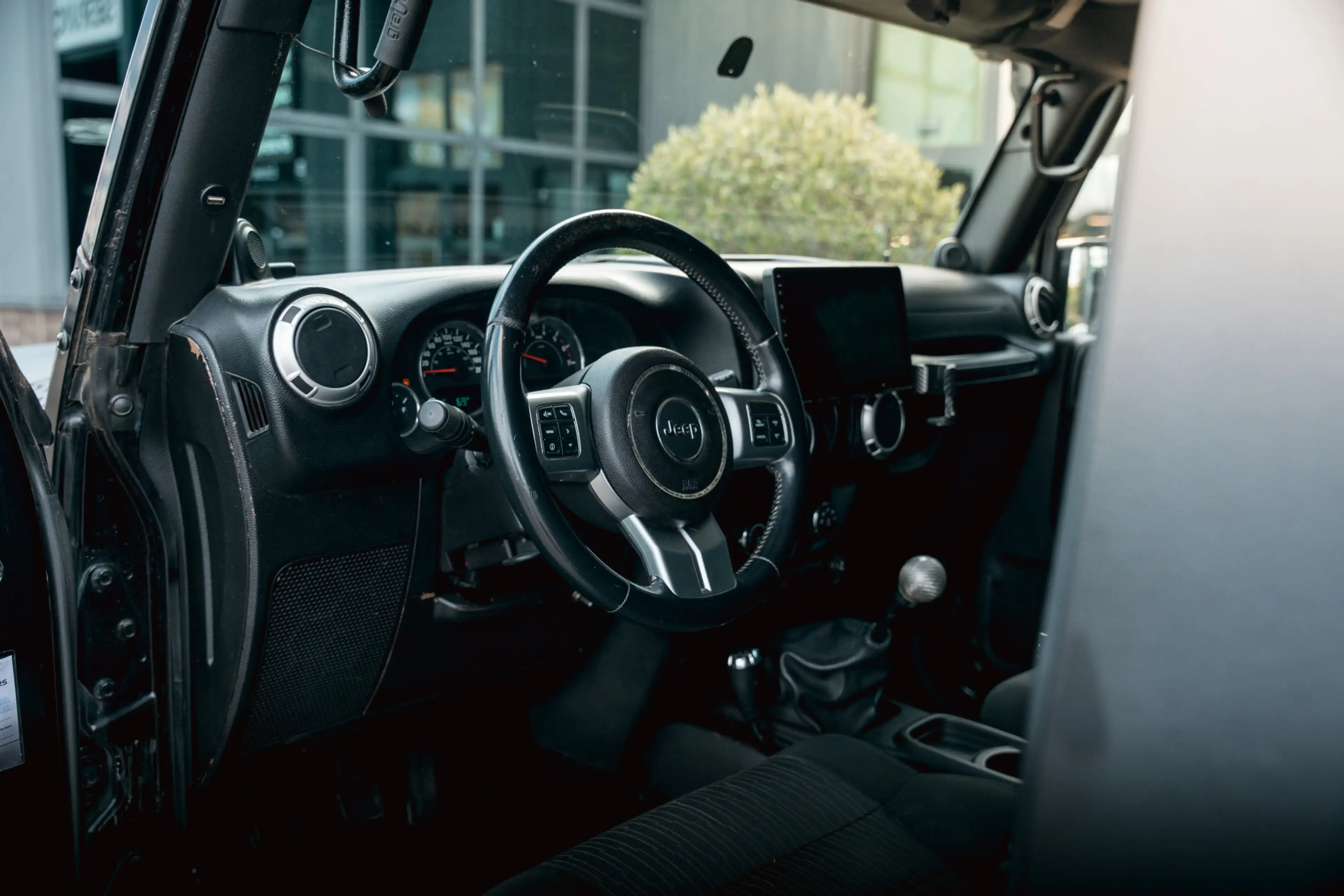 Jeep Wrangler 3.8 Hard-top Rubicon — photo 3