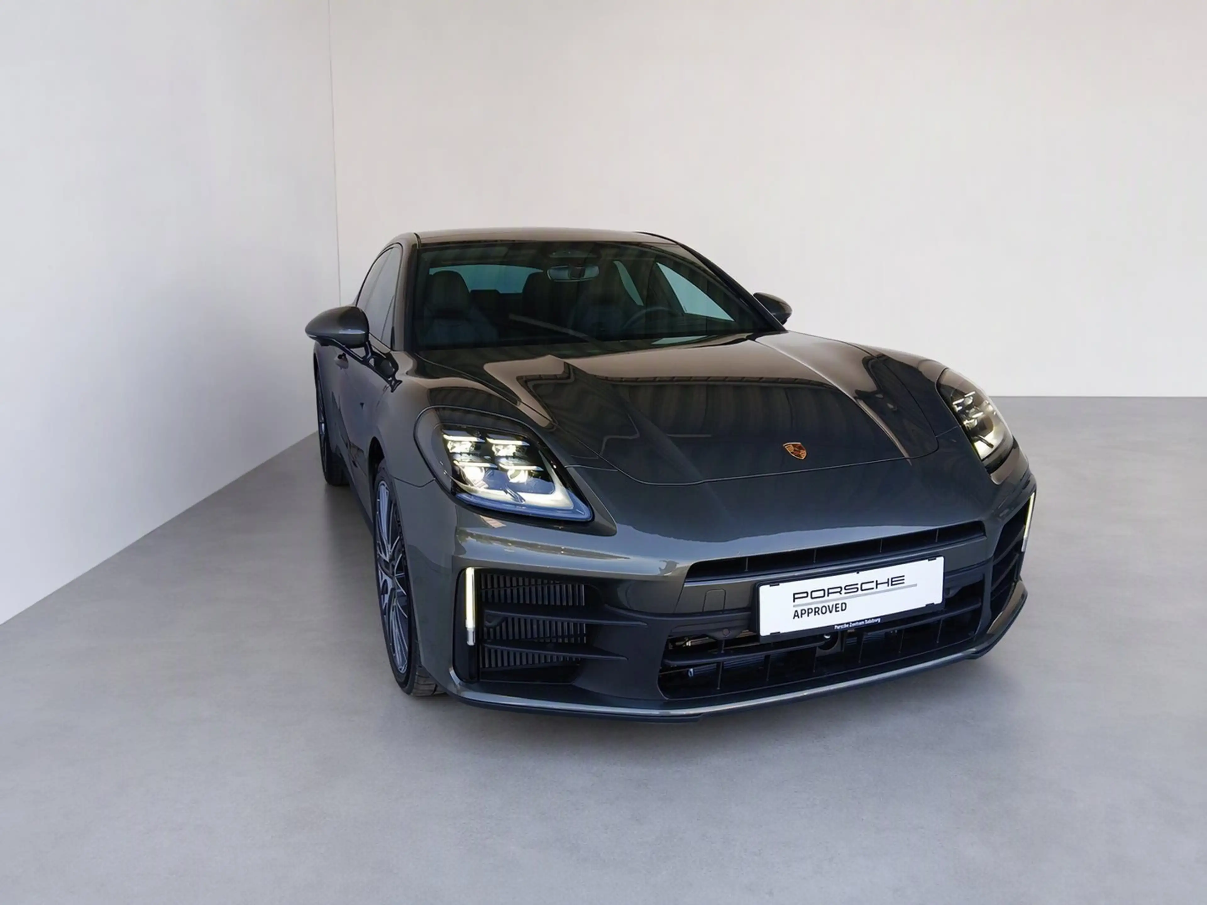 Porsche Panamera 4 E-Hybrid — photo 3