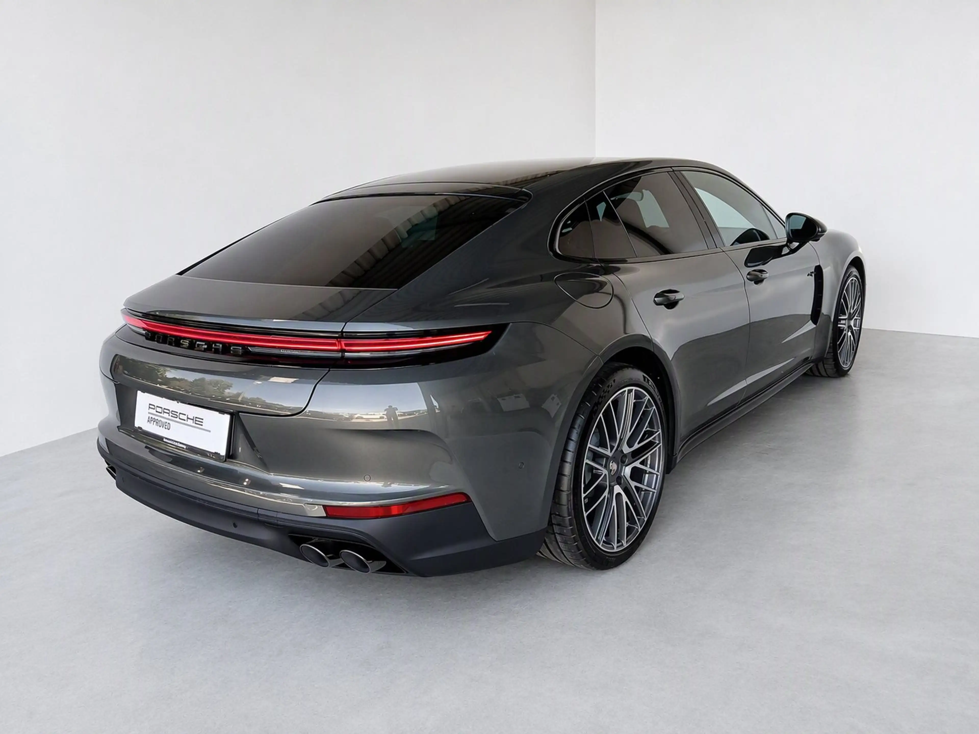Porsche Panamera 4 E-Hybrid — photo 5
