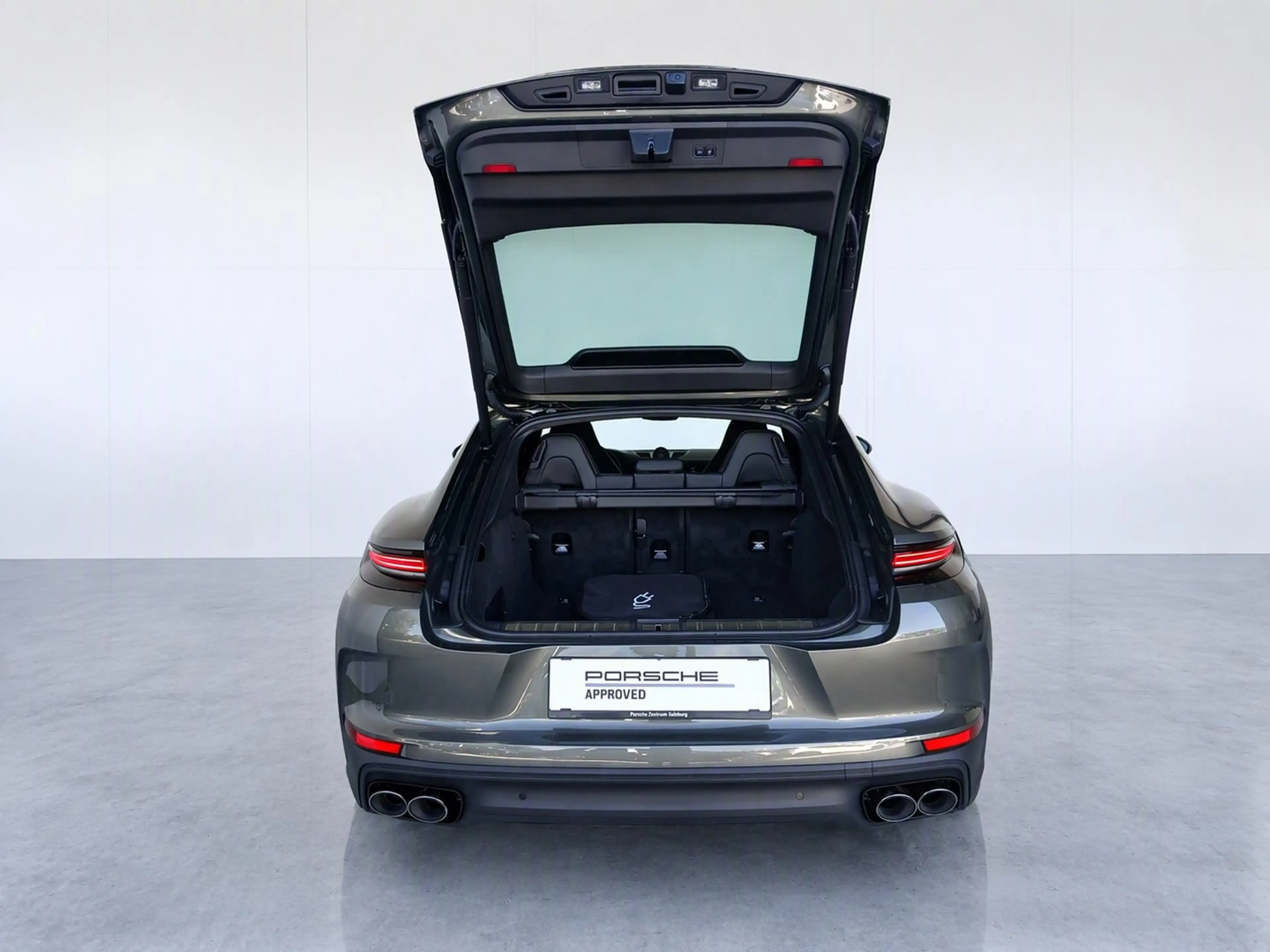 Porsche Panamera 4 E-Hybrid — photo 8