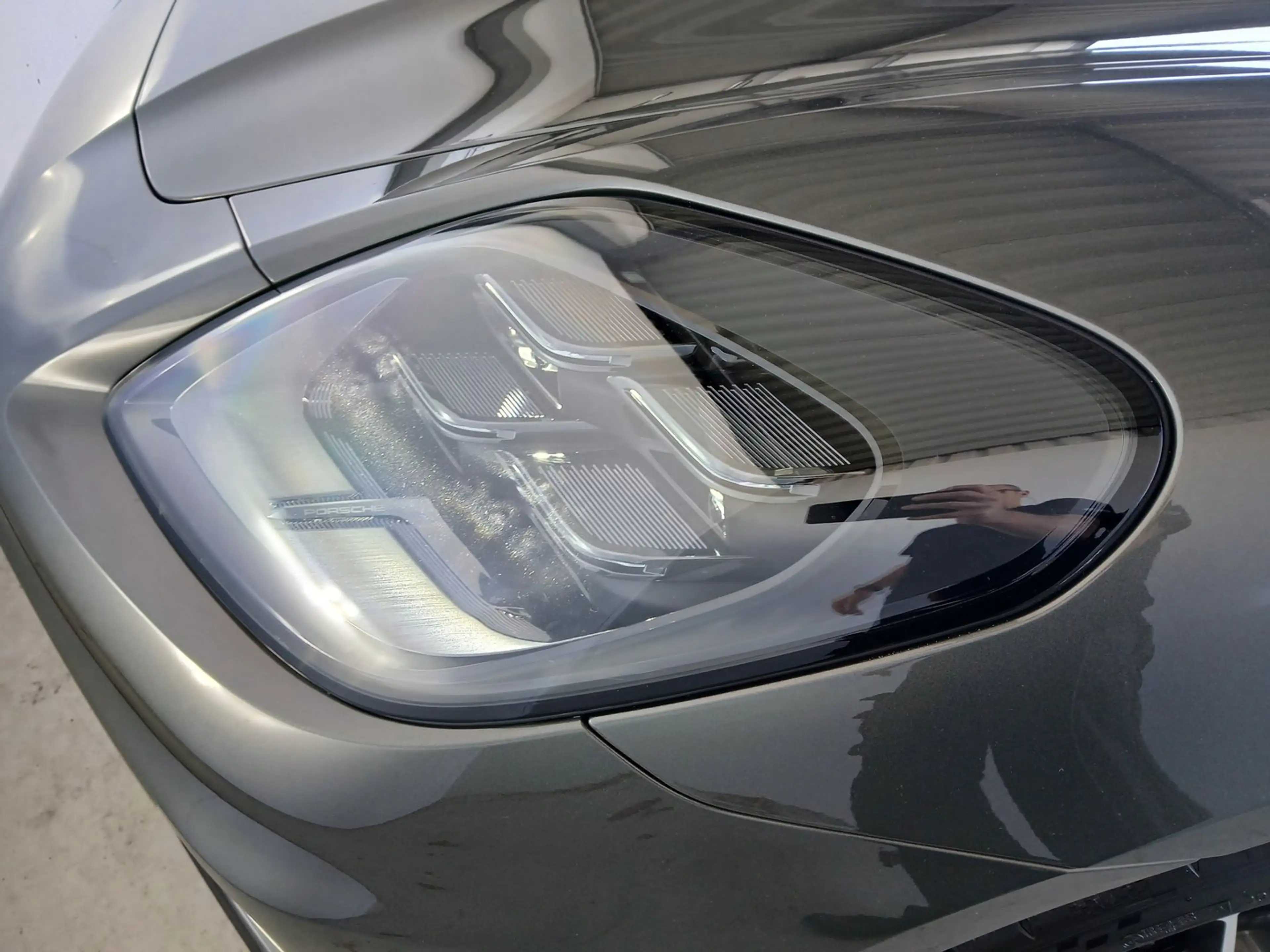 Porsche Panamera 4 E-Hybrid — photo 9