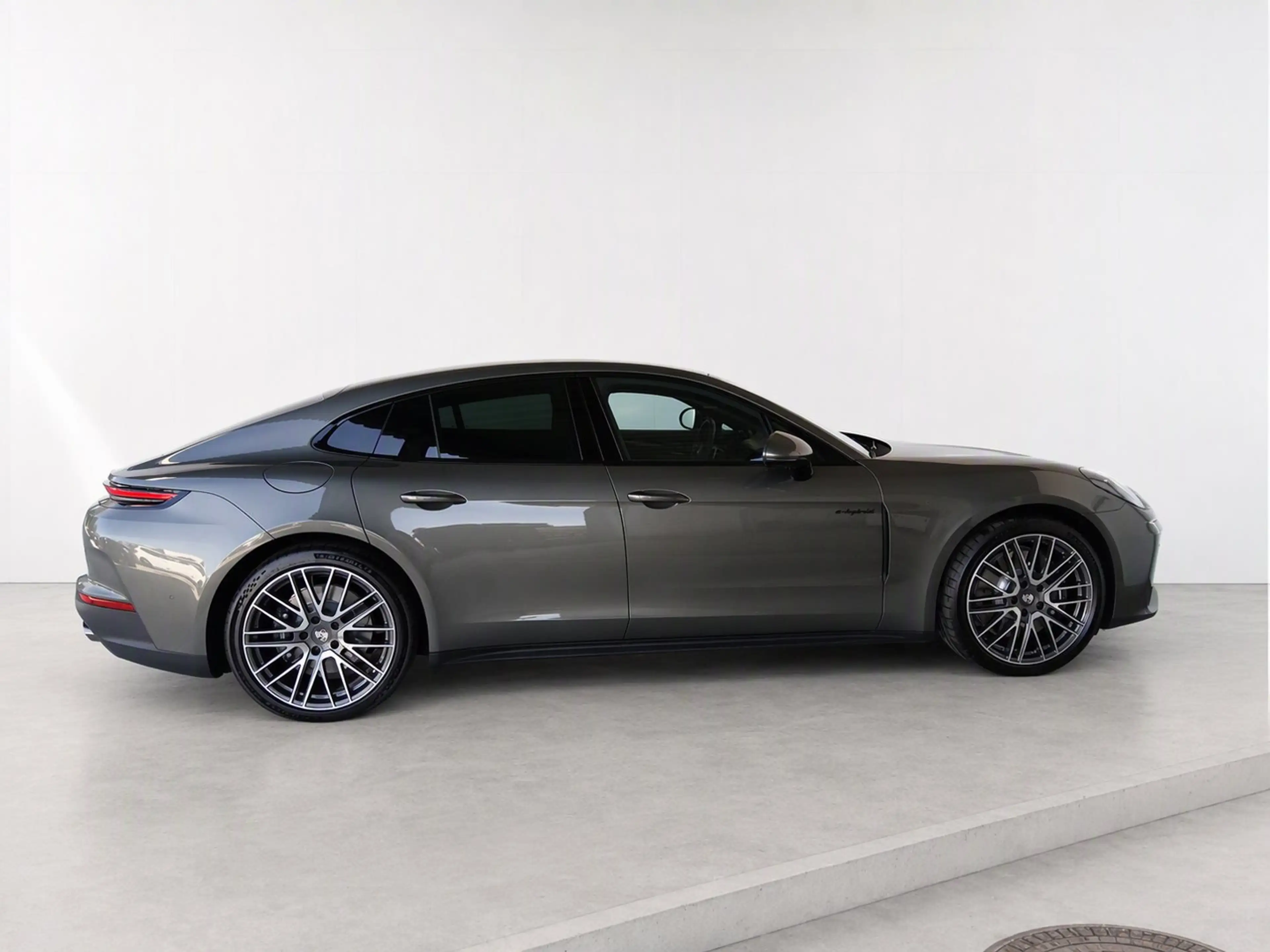 Porsche Panamera 4 E-Hybrid — photo 7