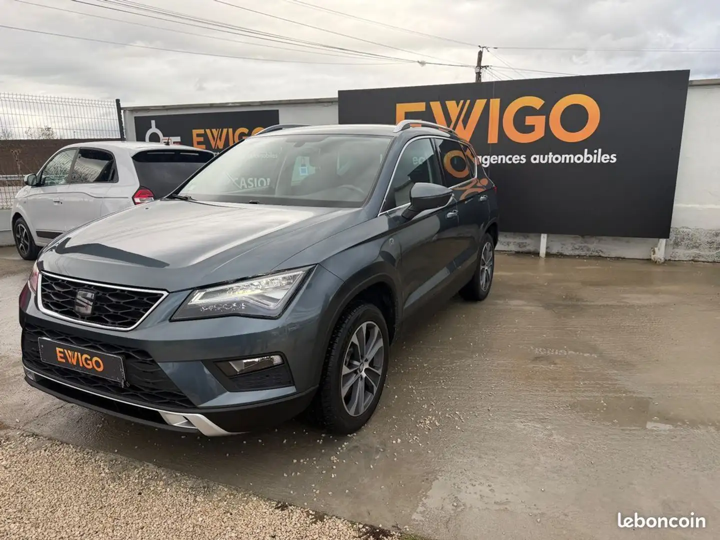 SEAT Ateca 1.6 tdi 115 ch bvm6 xcellence camera carplay Grijs - 1