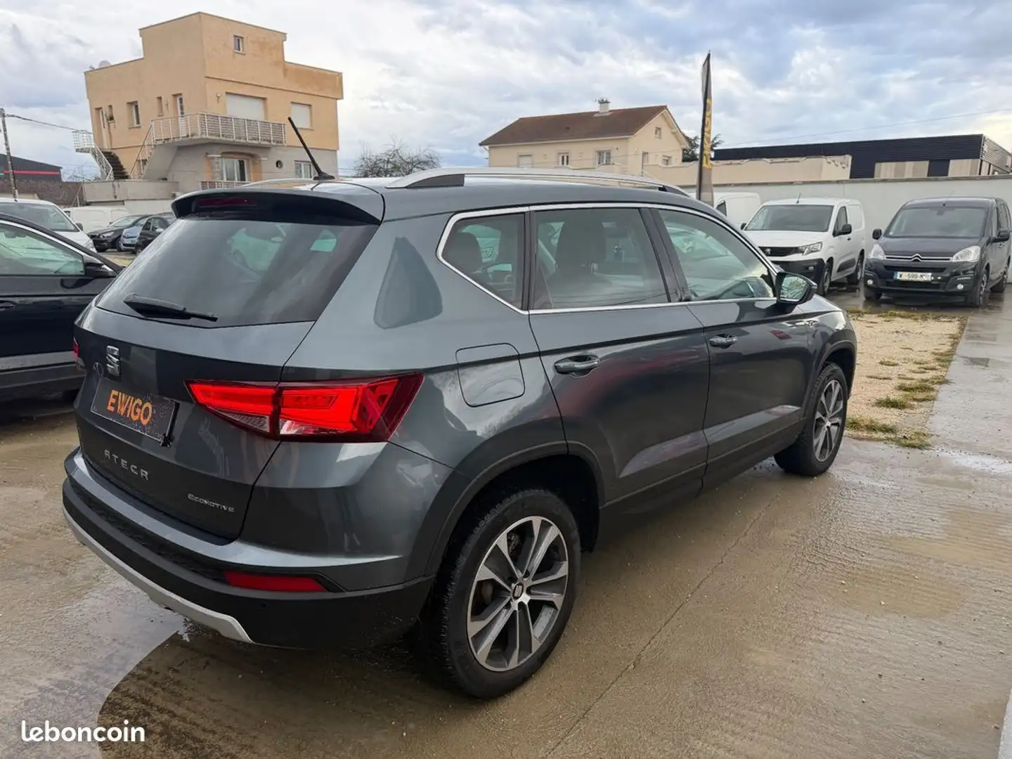 SEAT Ateca 1.6 tdi 115 ch bvm6 xcellence camera carplay Grijs - 2