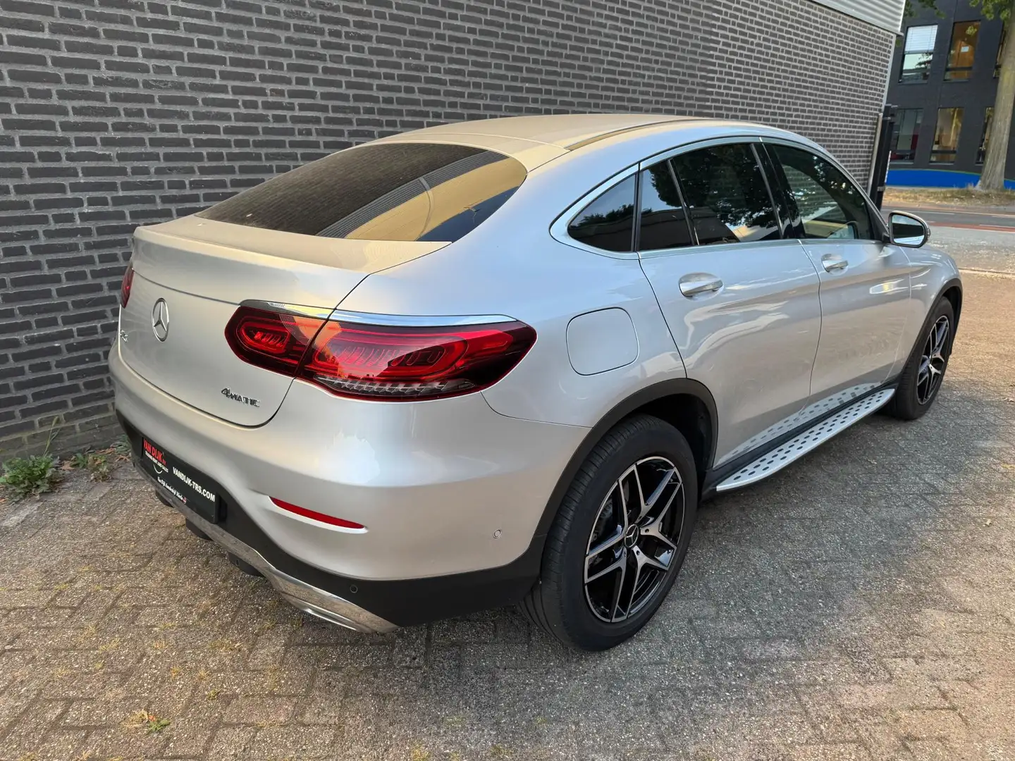 Mercedes-Benz GLC 200 Coupé 4MATIC AMG Gris - 2