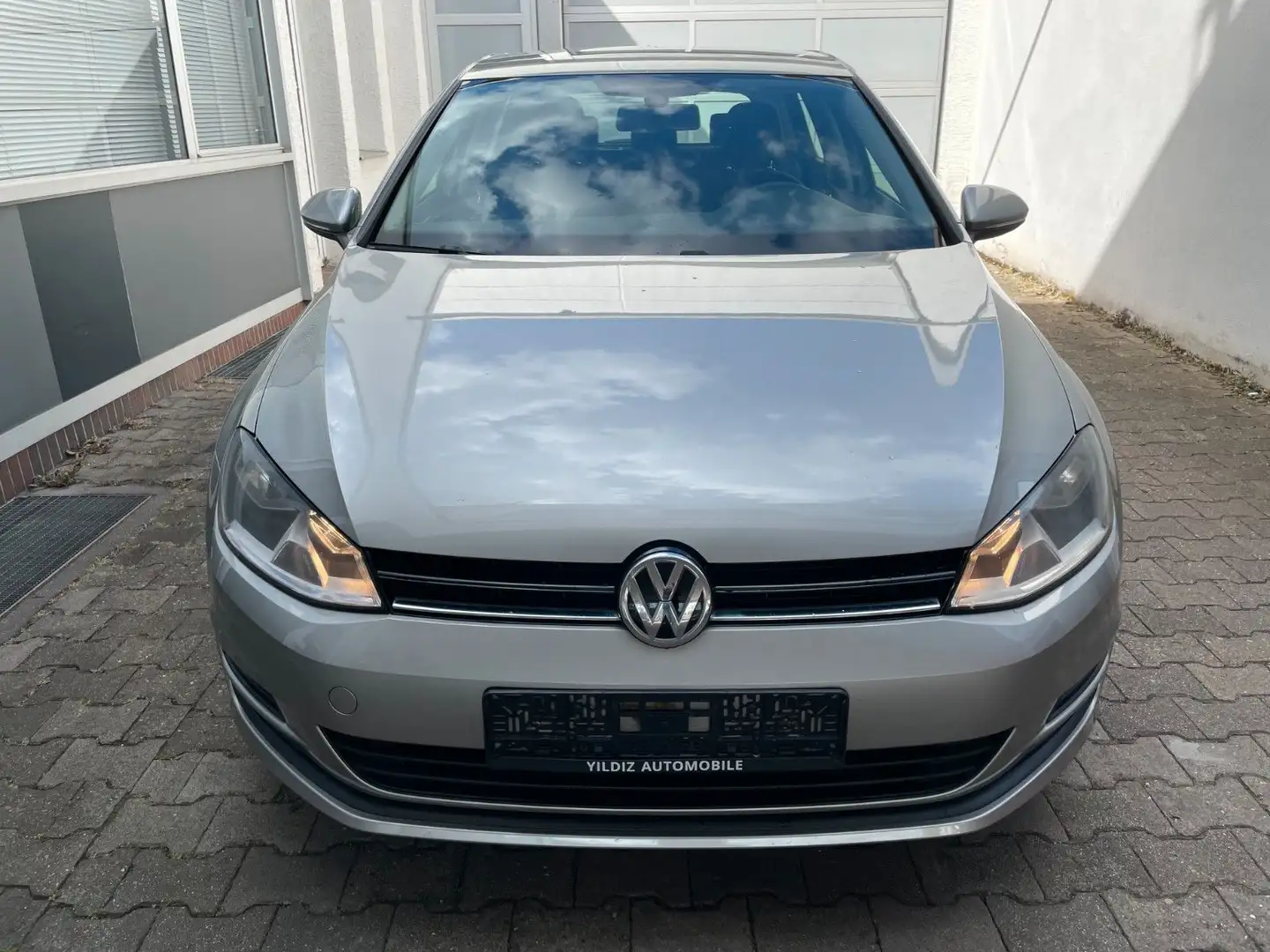 Volkswagen Golf VII Lim. Trendline BMT*AUTOMATIK* Argent - 2