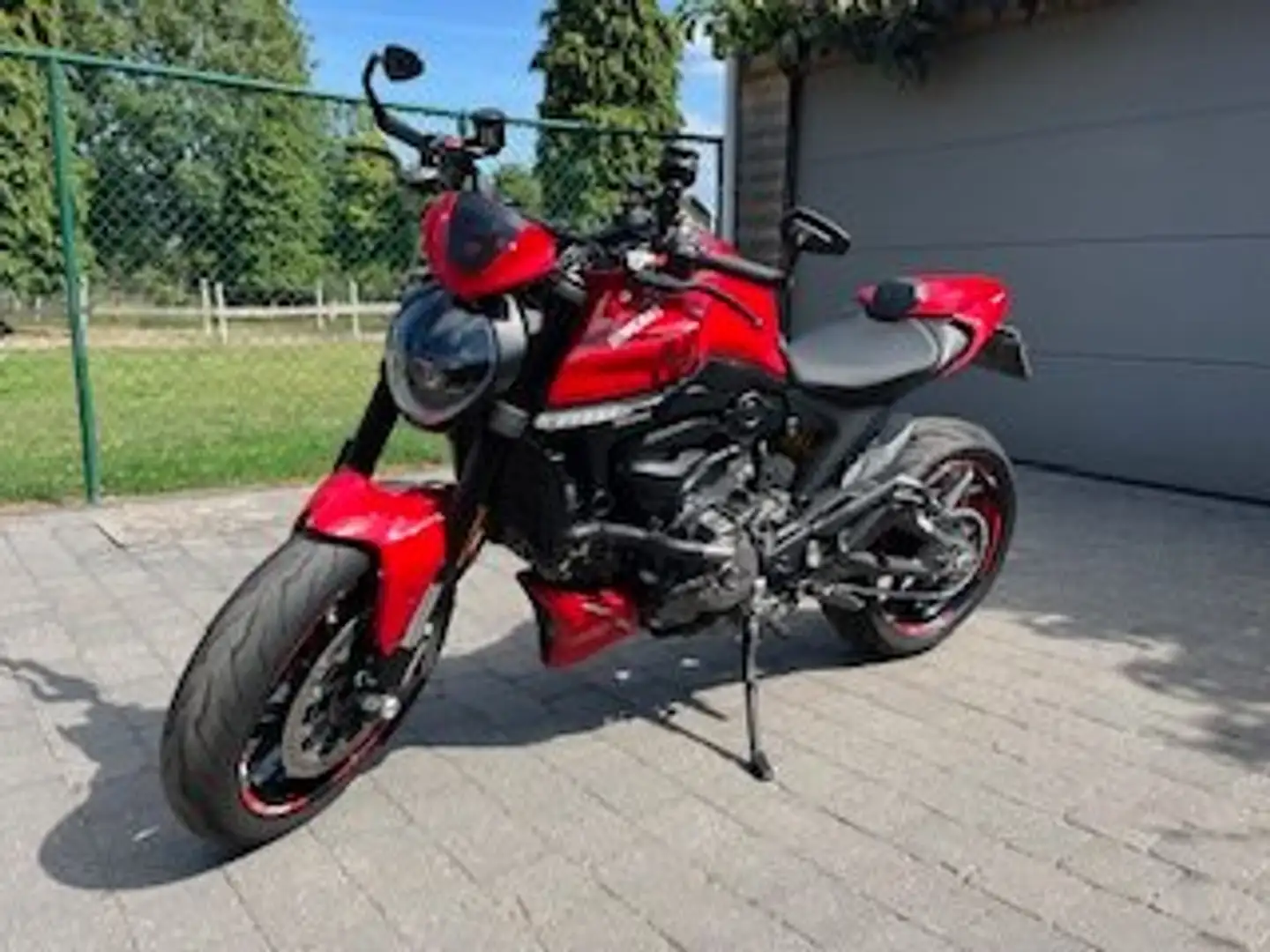 Ducati Monster 937 Rood - 1