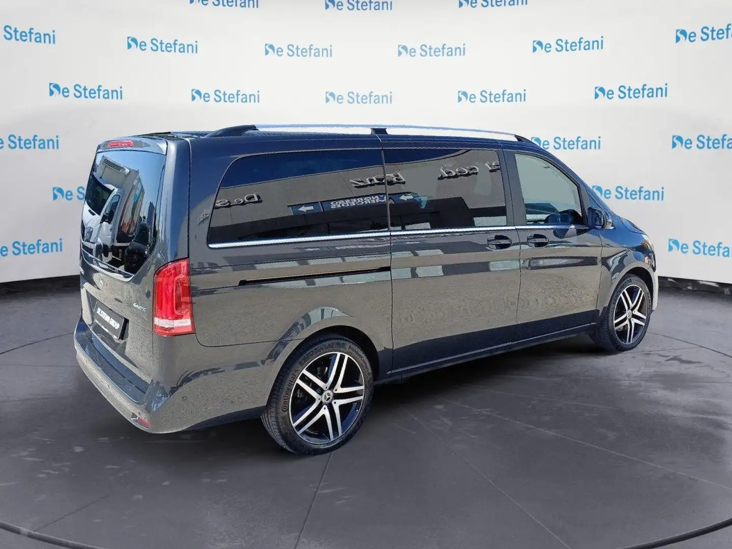 Mercedes-Benz V 250 V 250 d  4Matic Premium Long Grijs - 2