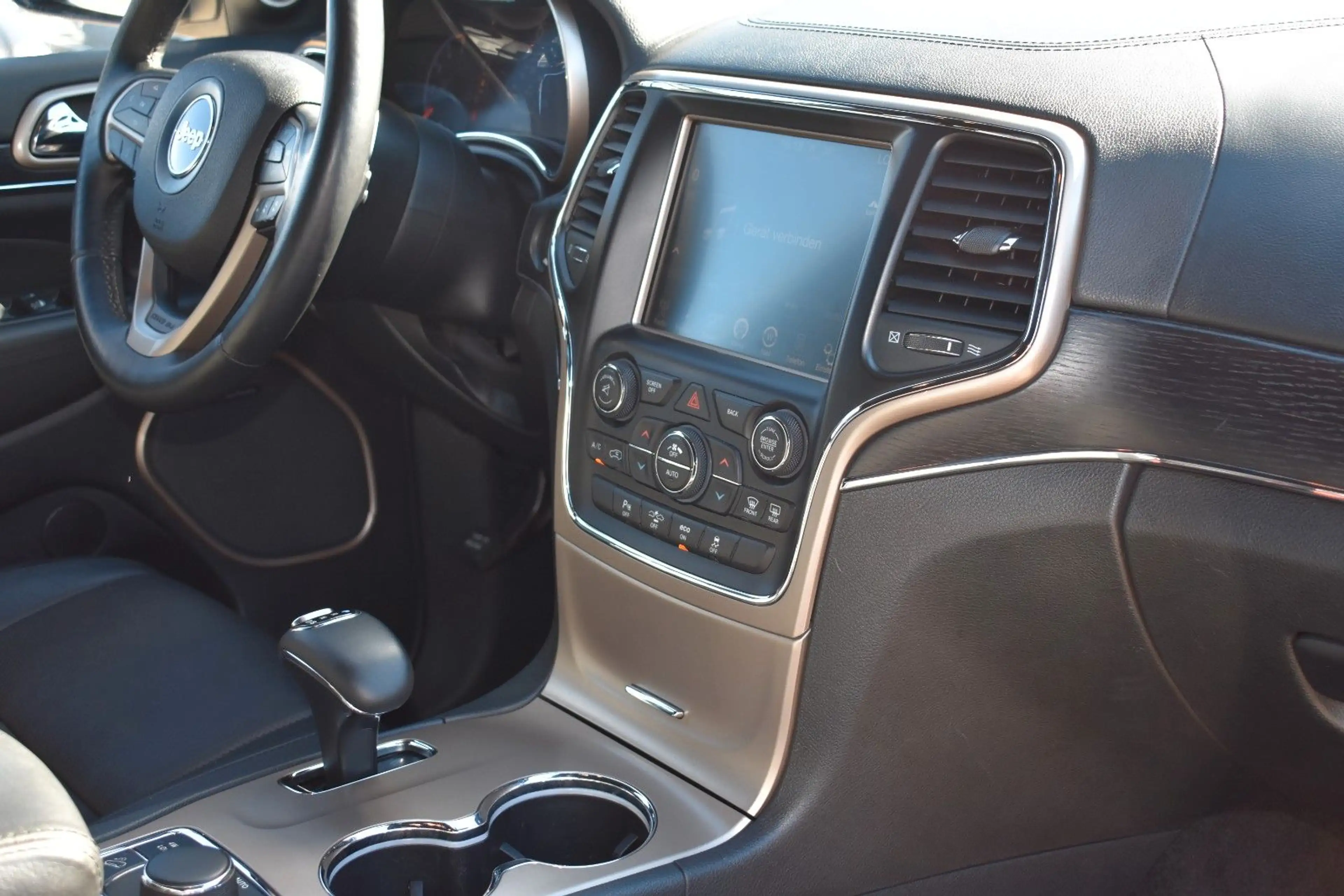Jeep Grand Cherokee 3.0 CRD Summit AHK/H&K/KEYLES/ACC — photo 14