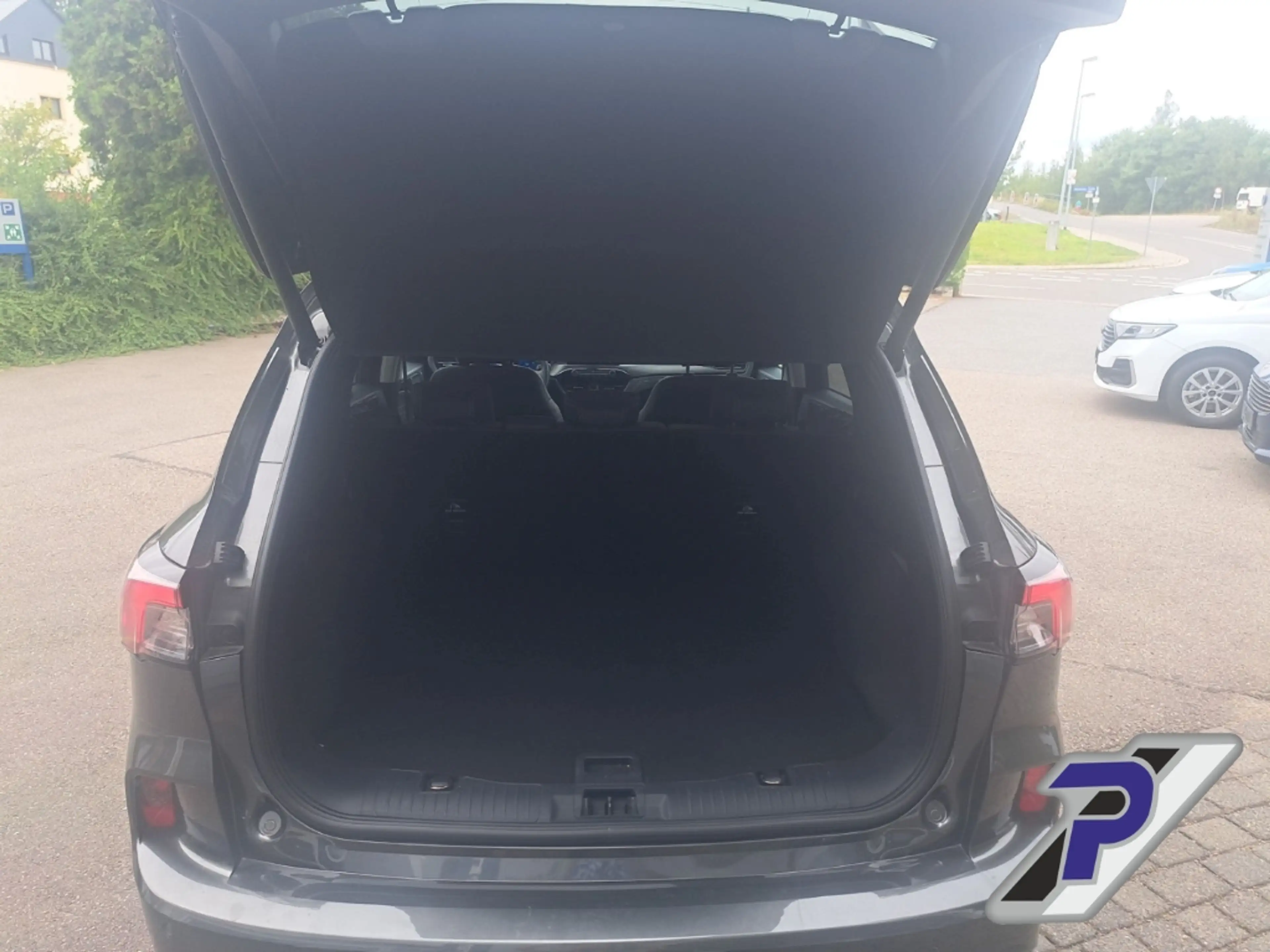 Ford Kuga Plug-In Hybrid Vignale HUD+LED+ACC+TWA+FALSCHFAHRE — photo 11