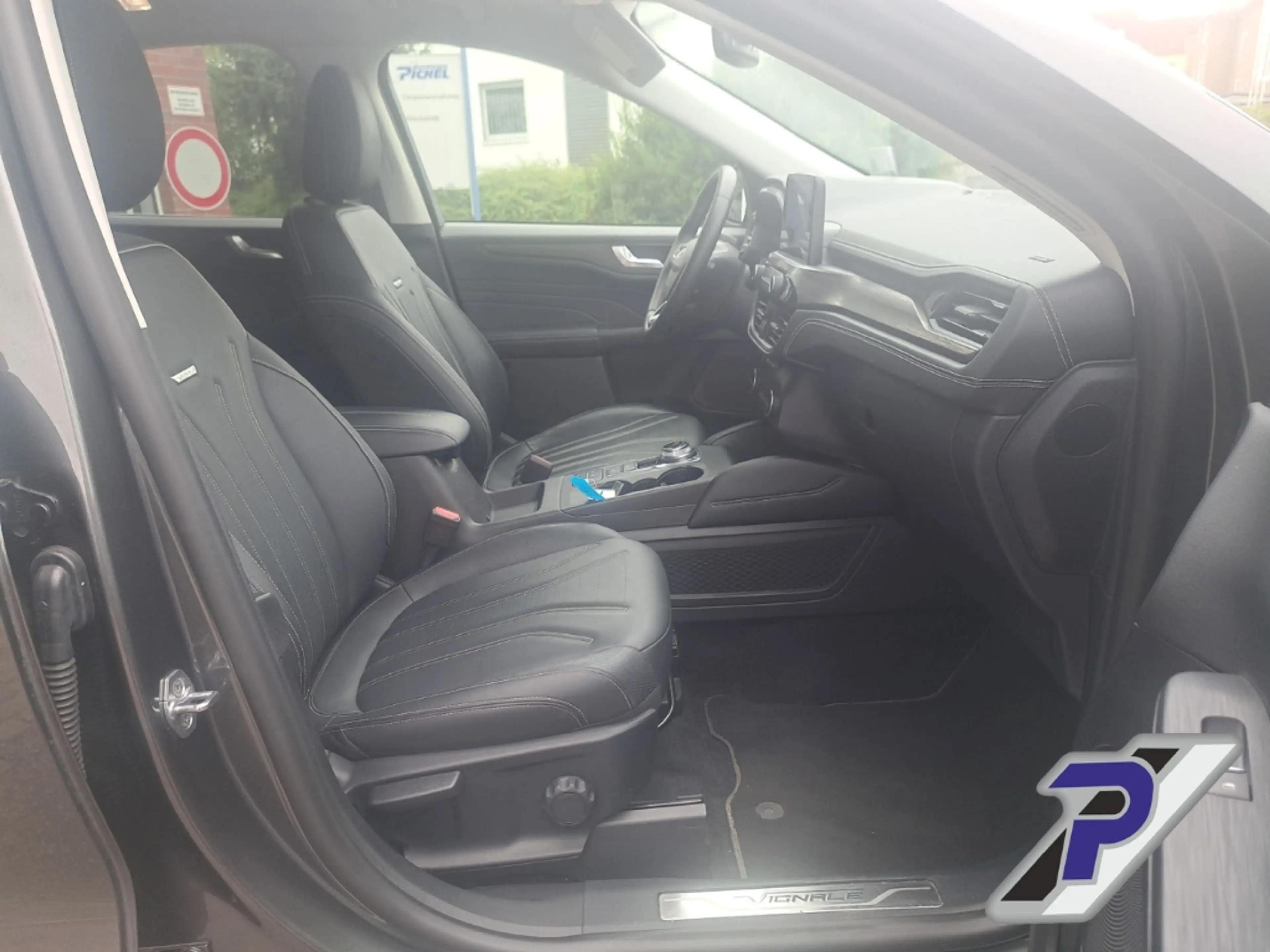 Ford Kuga Plug-In Hybrid Vignale HUD+LED+ACC+TWA+FALSCHFAHRE — photo 15