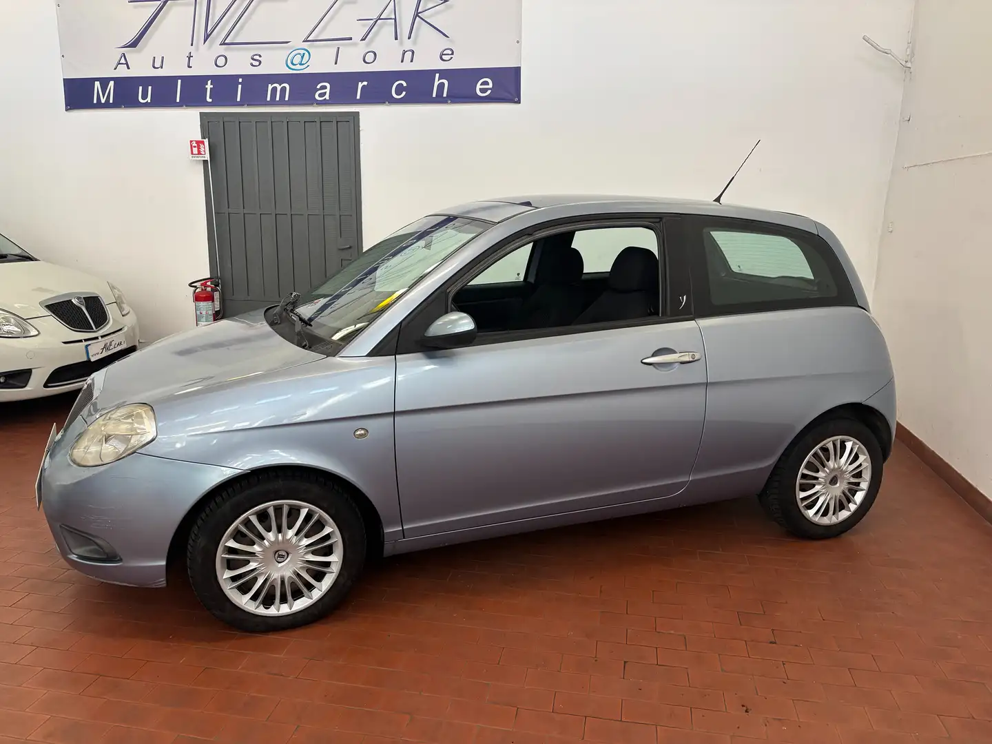 Lancia Ypsilon 1.4 16v ADATTA PER LA GUIDA A NEOPATENTATI Blu/Azzurro - 2