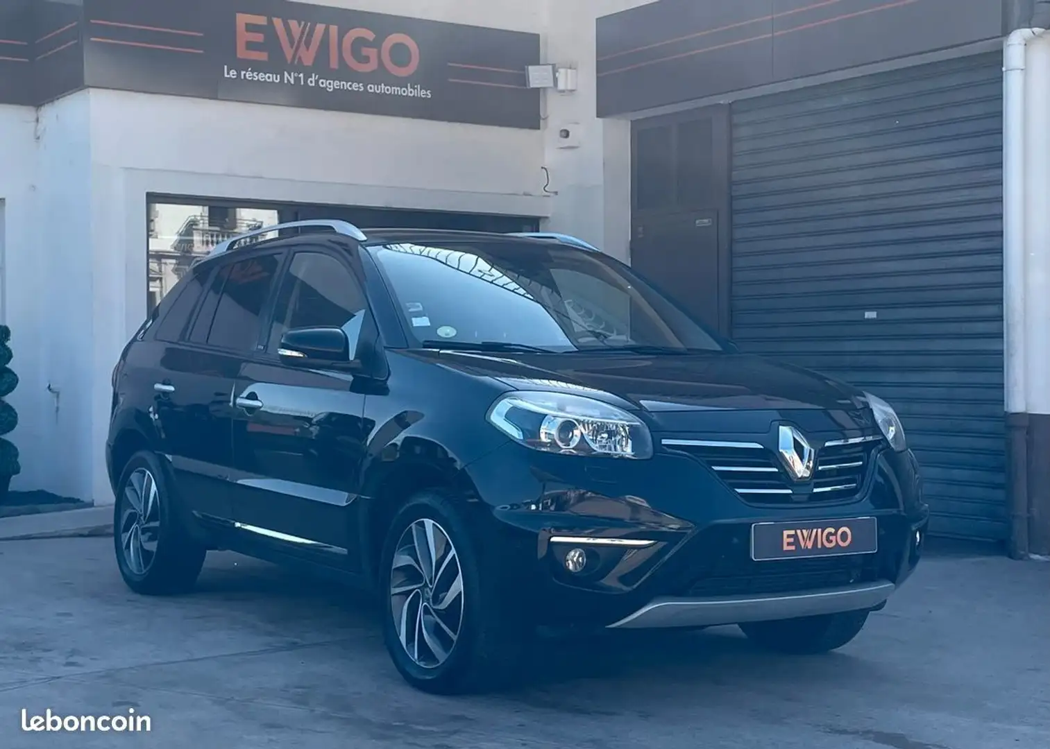 Renault Koleos (2) 2.0 dci 175 fap initiale 4x4 %2B attelage toit ouvrant sieges av chauffants Noir - 1
