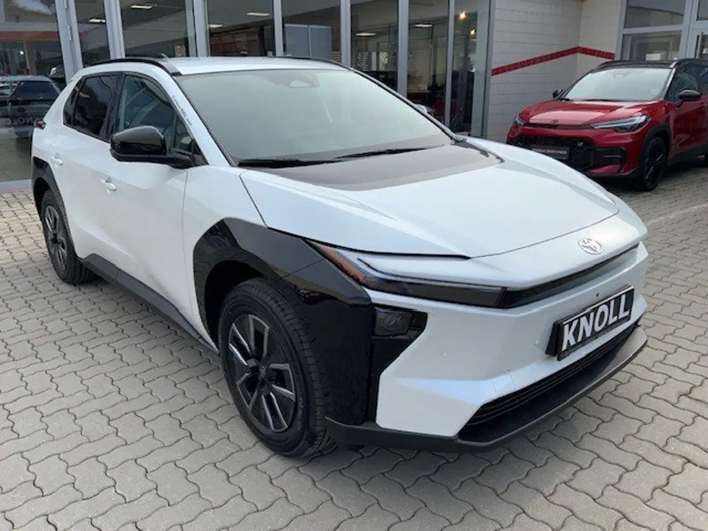 Toyota bZ4X AWD Active Drive 4WD GEWERBEAKTION Weiß - 1
