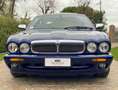 Daimler Super V8 LWB (aggiornamento kit tendicatena) Bleu - thumbnail 2
