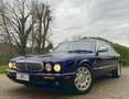 Daimler Super V8 LWB (aggiornamento kit tendicatena) Bleu - thumbnail 15
