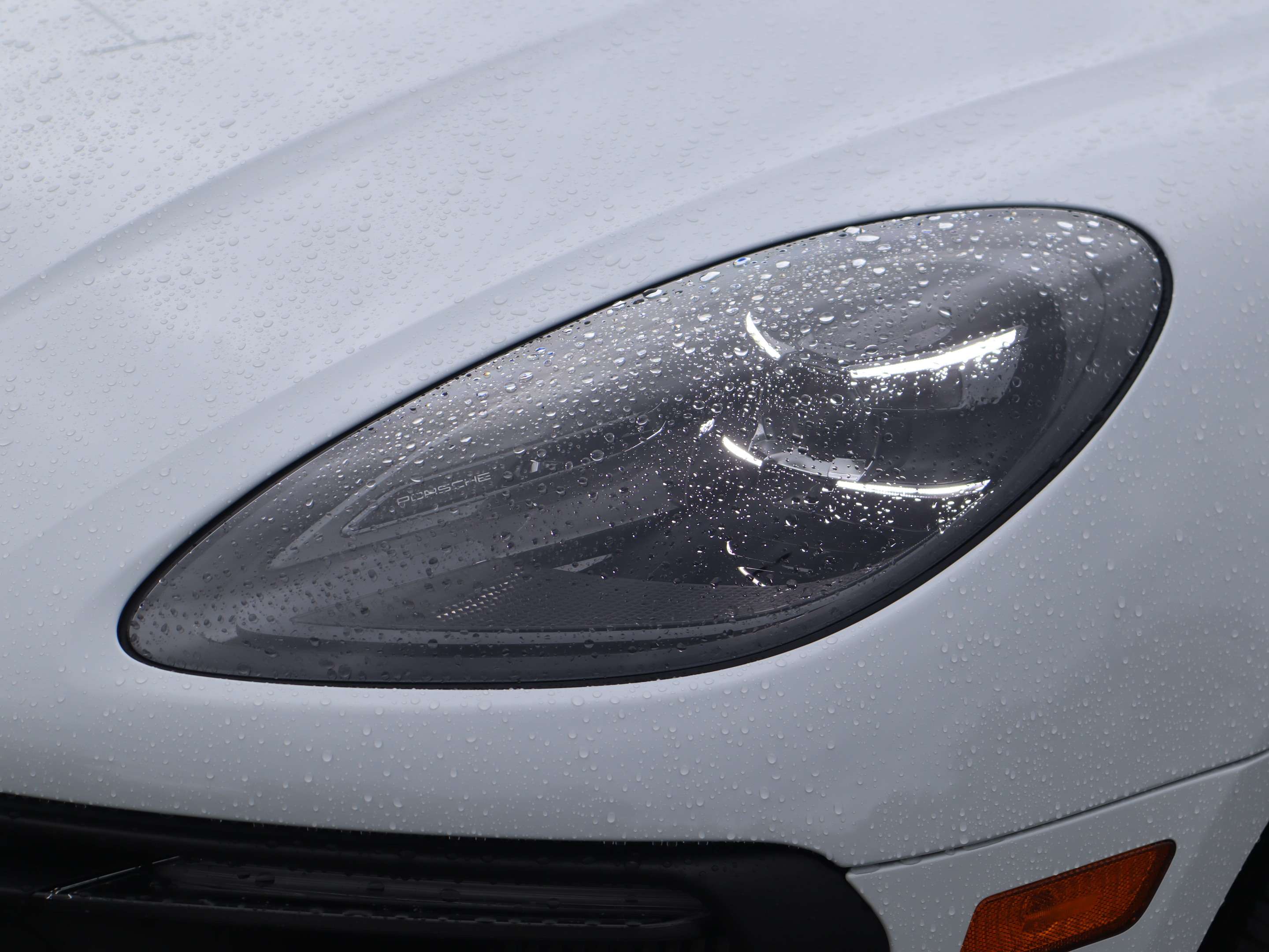 2026 Porsche Macan GTS AWD thumb 9