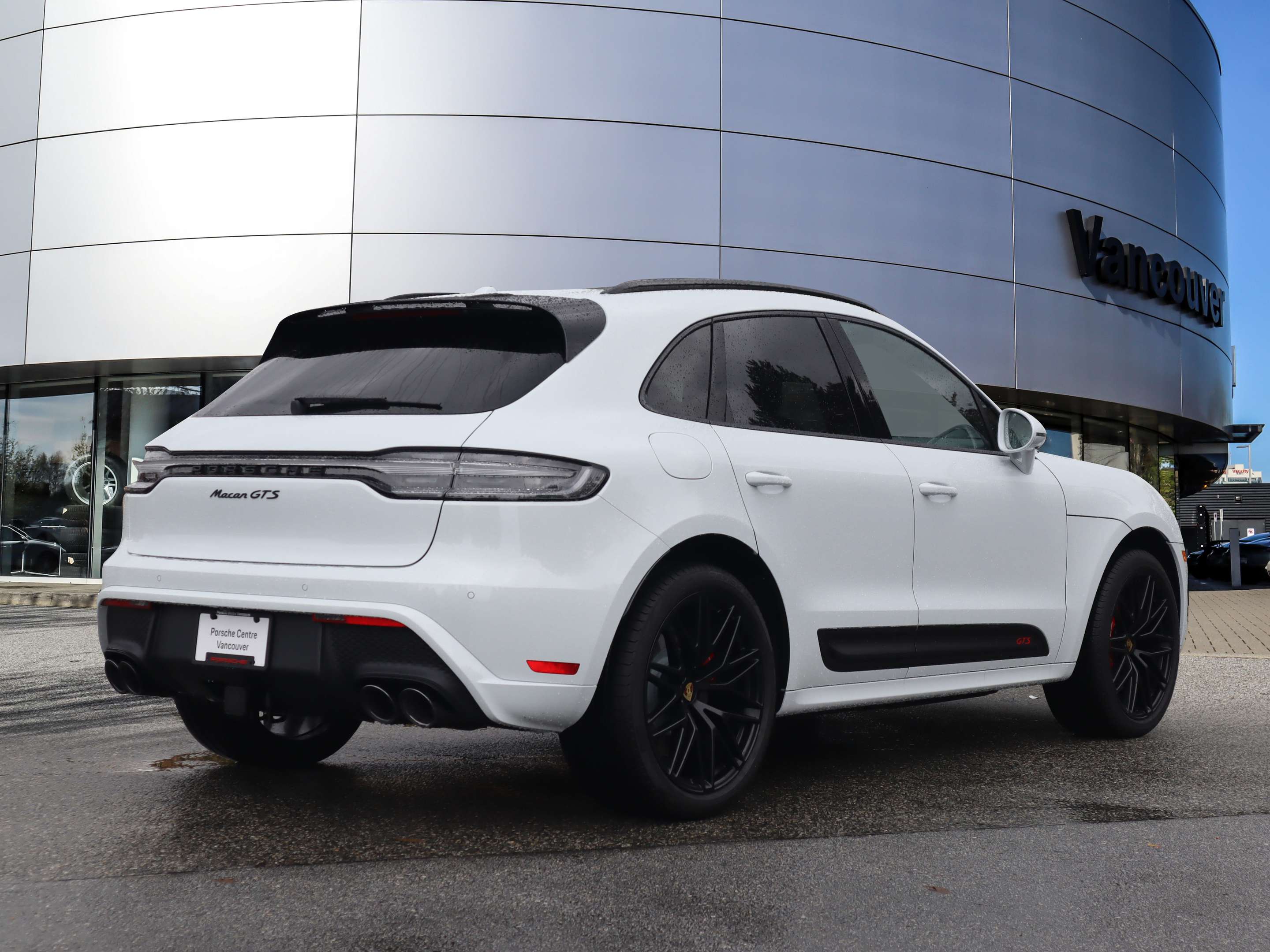 2026 Porsche Macan GTS AWD alt 5