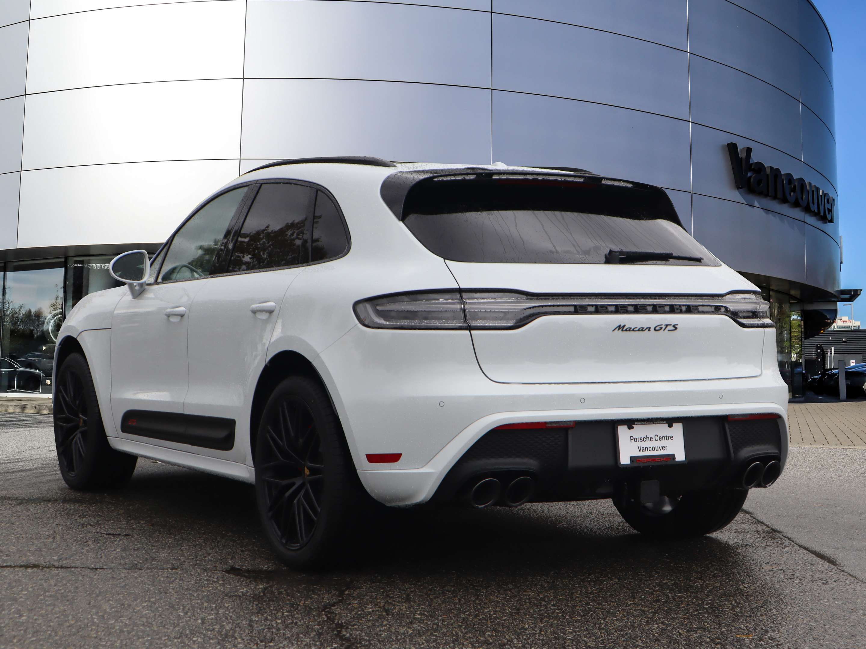 2026 Porsche Macan GTS AWD alt 3