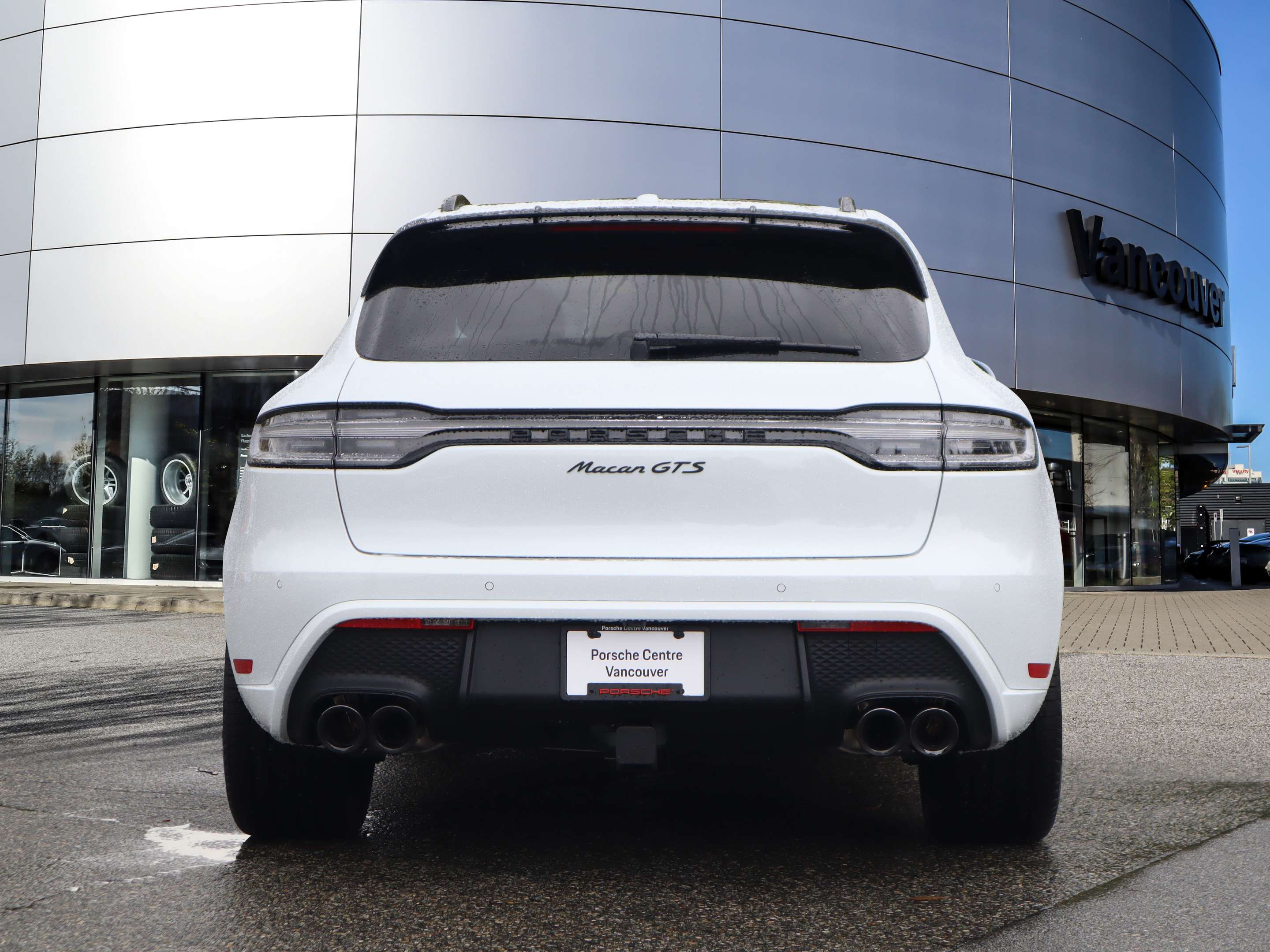 2026 Porsche Macan GTS AWD alt 4
