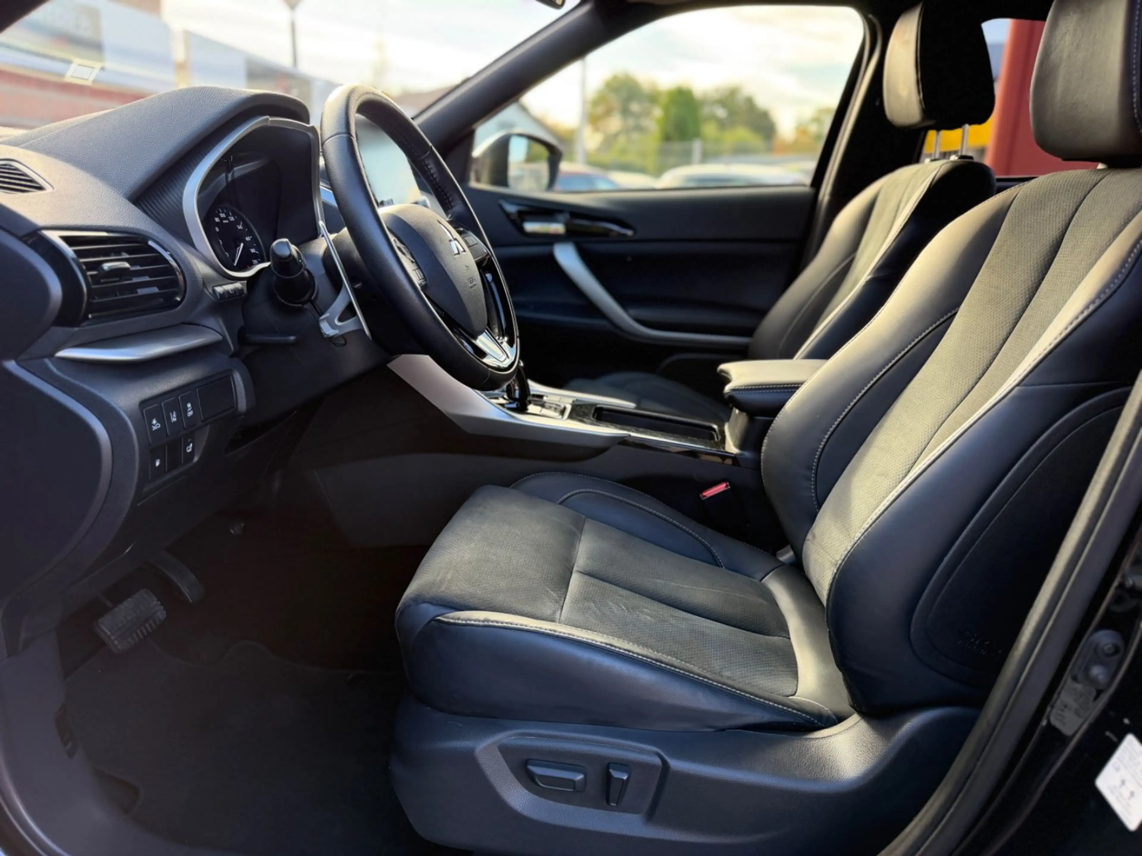 Mitsubishi Eclipse Cross Plus Hybrid 4WD /AHK/KAMERA/S.HEFT — photo 8