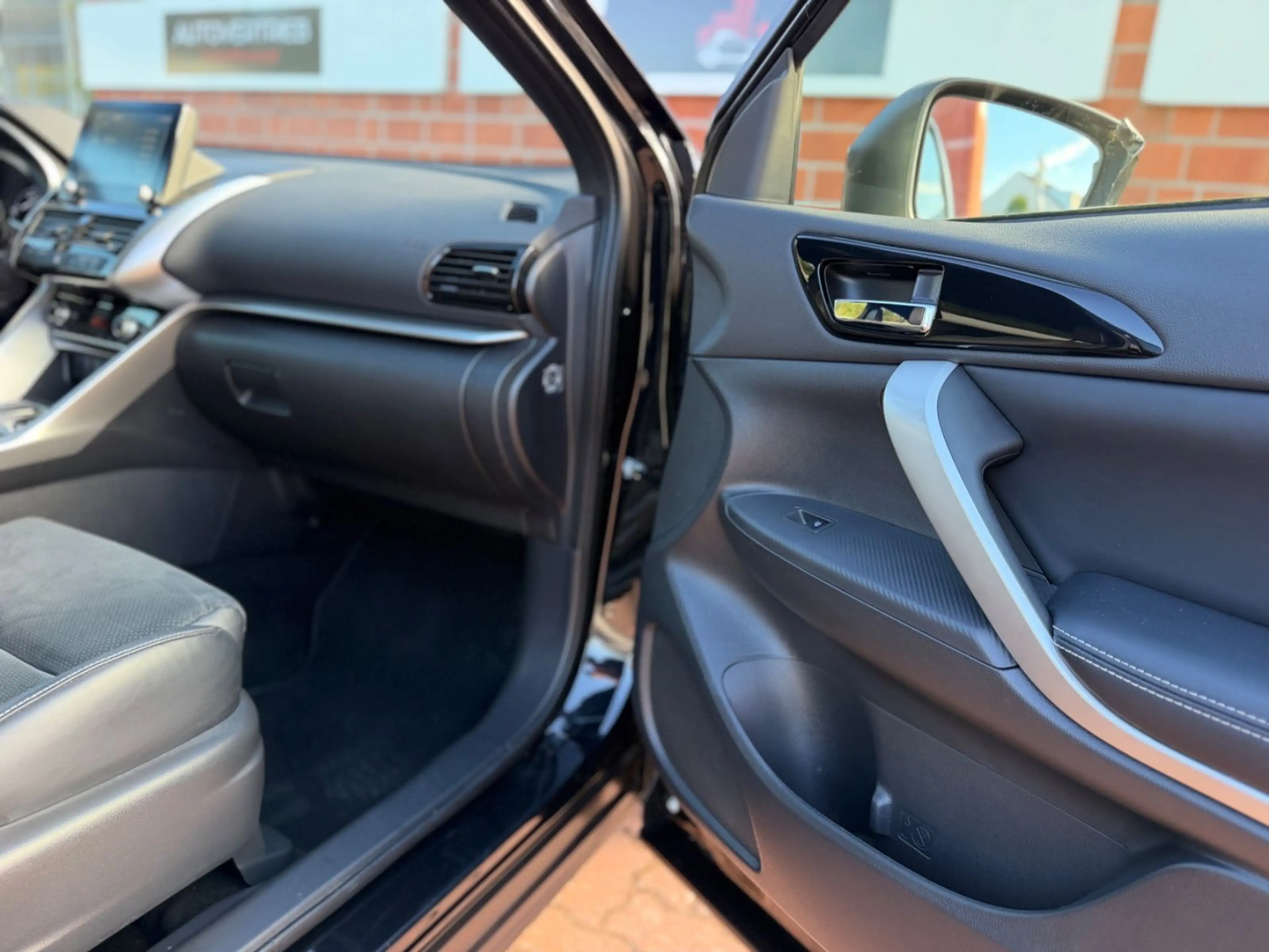 Mitsubishi Eclipse Cross Plus Hybrid 4WD /AHK/KAMERA/S.HEFT — photo 15