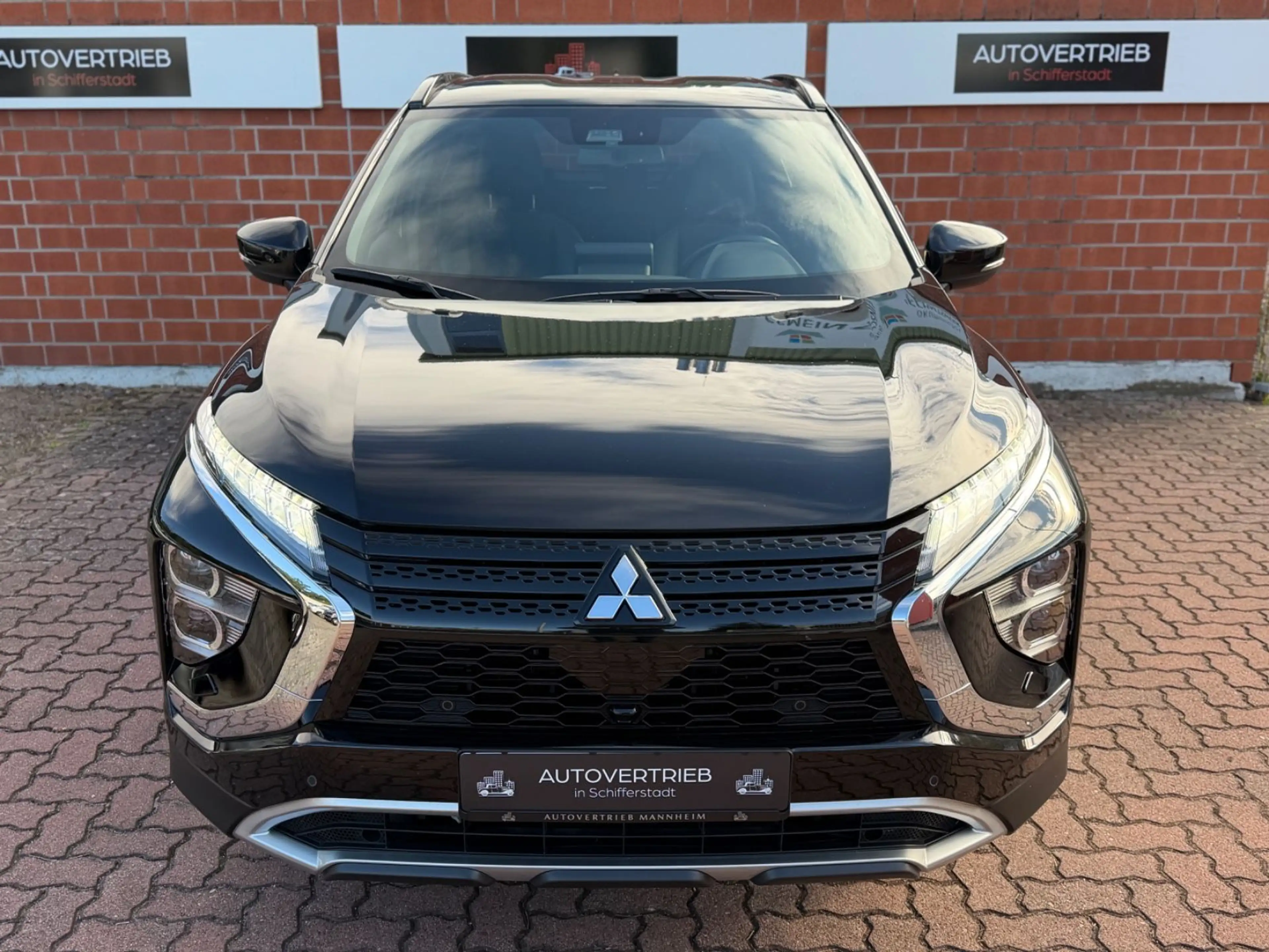 Mitsubishi Eclipse Cross Plus Hybrid 4WD /AHK/KAMERA/S.HEFT — photo 2
