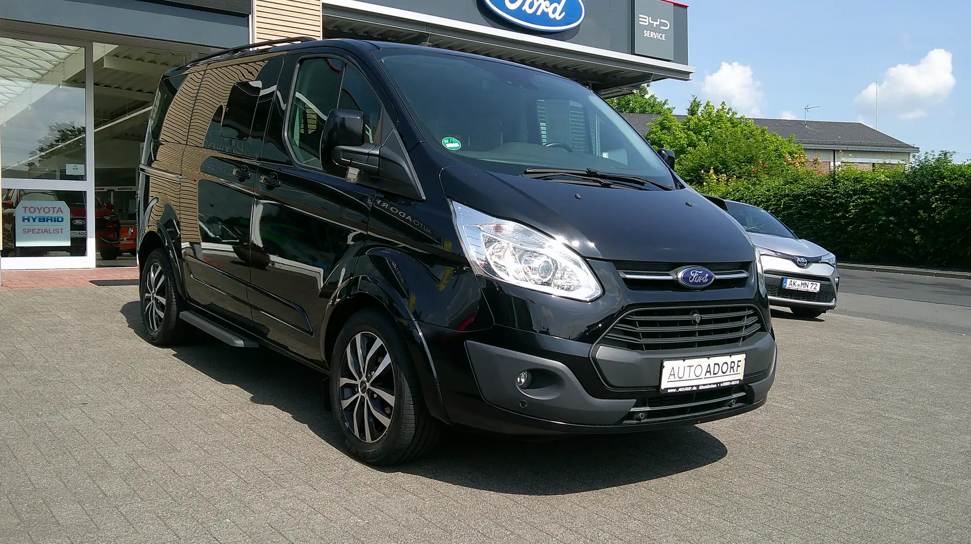 Ford Tourneo Custom Tourneo Custom 310 Titanium L1 Anhängerkupplung Schwarz - 1