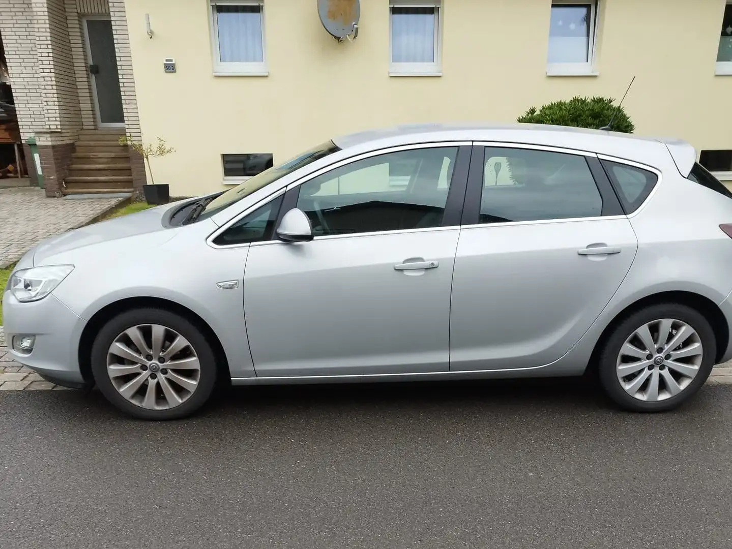 Opel Astra Astra 1.6 Cosmo Silber - 2