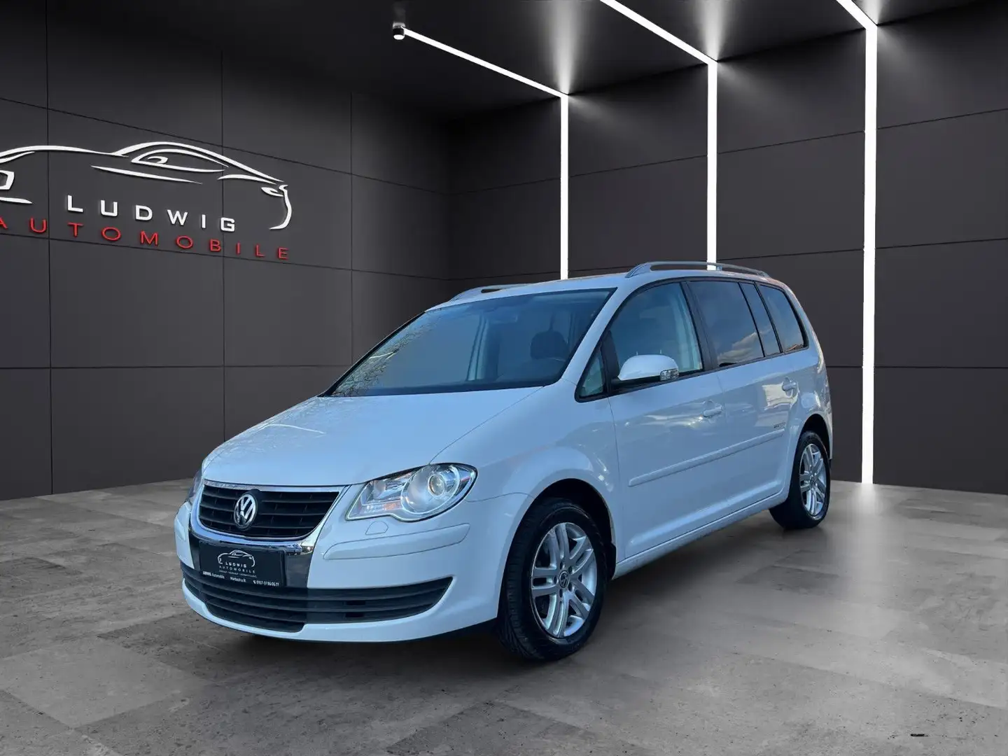 Volkswagen Touran United/NAVI/TEMPOMAT/AHK/KLIAMAUTOMATIK Bianco - 1