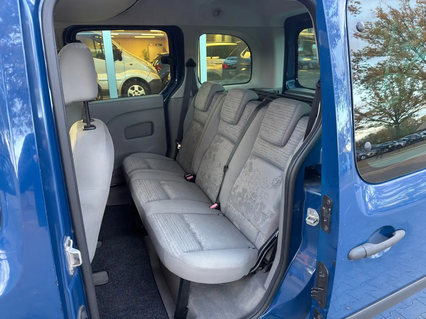 Renault Kangoo Family 1.6 Automaat busje 5 persoons trekhaak Blauw - 2