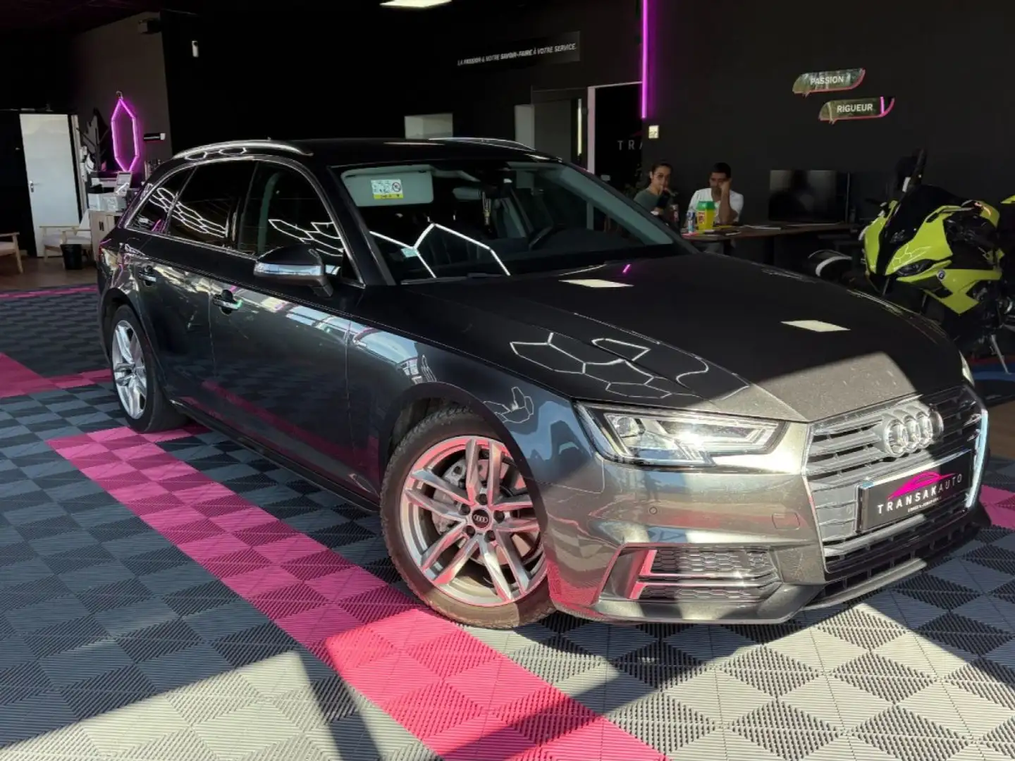 Audi A4 2.0 TDI 190 ch S line ~ Siège et hayon électrique ~ Caméra de recul ~ Virtual cockpit ~ Rien à prévoir ~ Full suivi Gris - 1