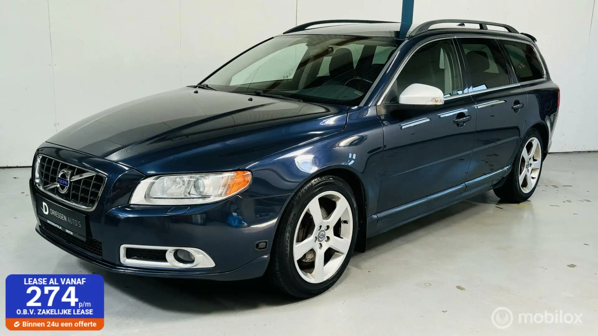 Volvo V70 2.5FT Momentum Blauw - 1