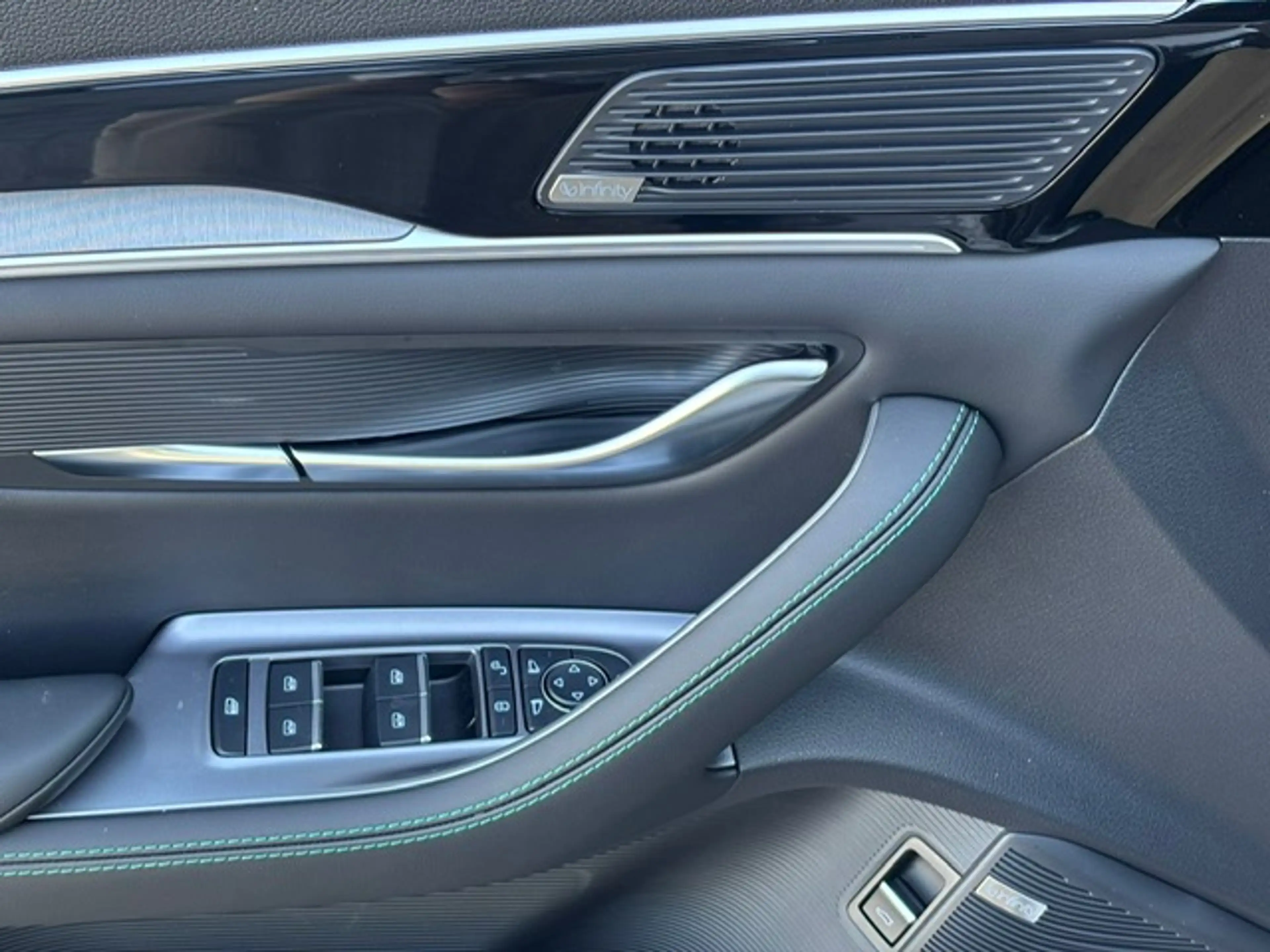 BYD Seal U Comfort — photo 12